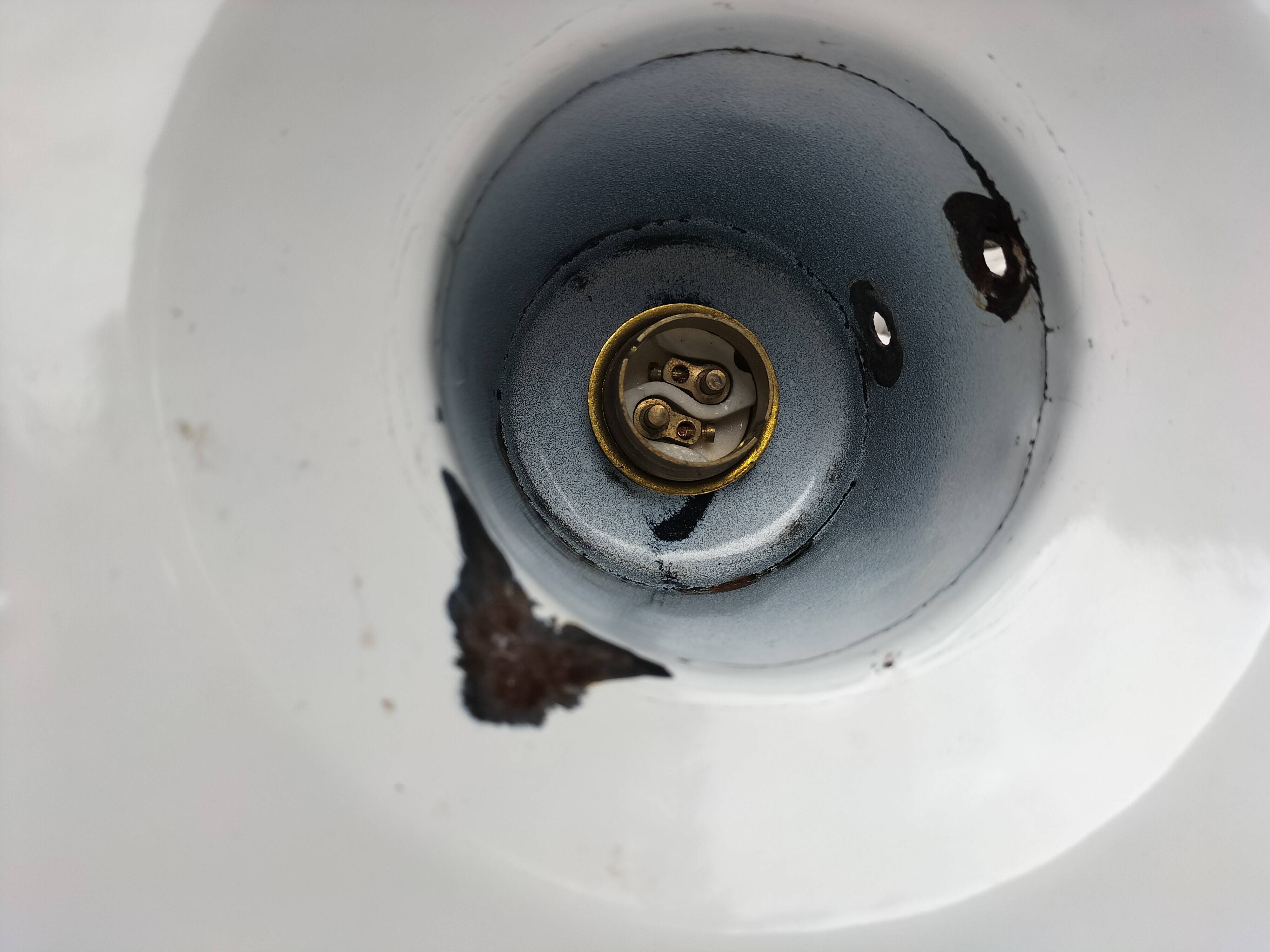 Enameled sheet metal lamps