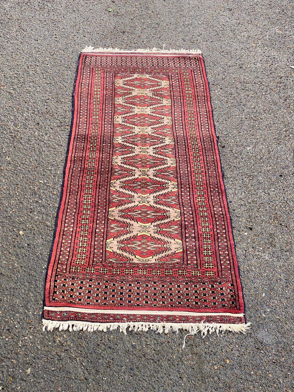 Turkmen Persian carpet with a so-called Kejebe pattern, 60x170cm.