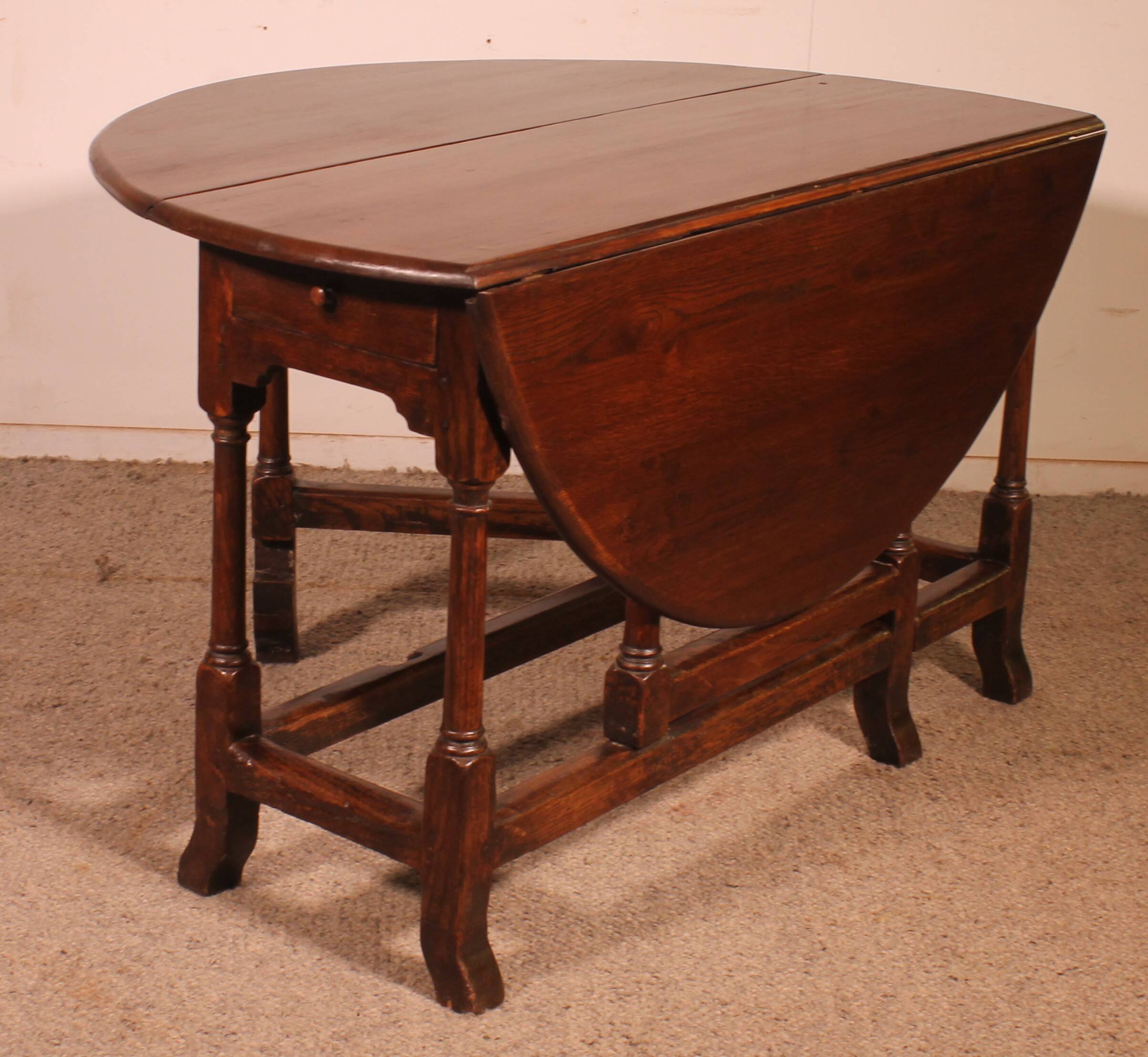 Gateleg Table in Oak from the 18th Century