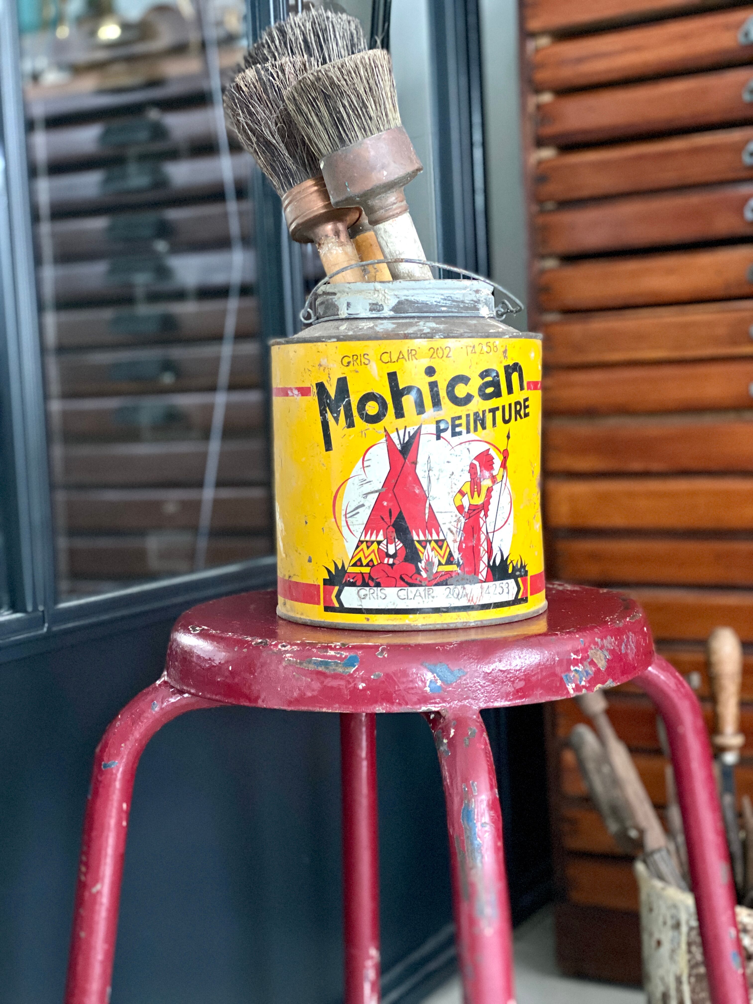 Metal workshop stool