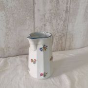 Pot à lait en faïence motifs petites fleurs