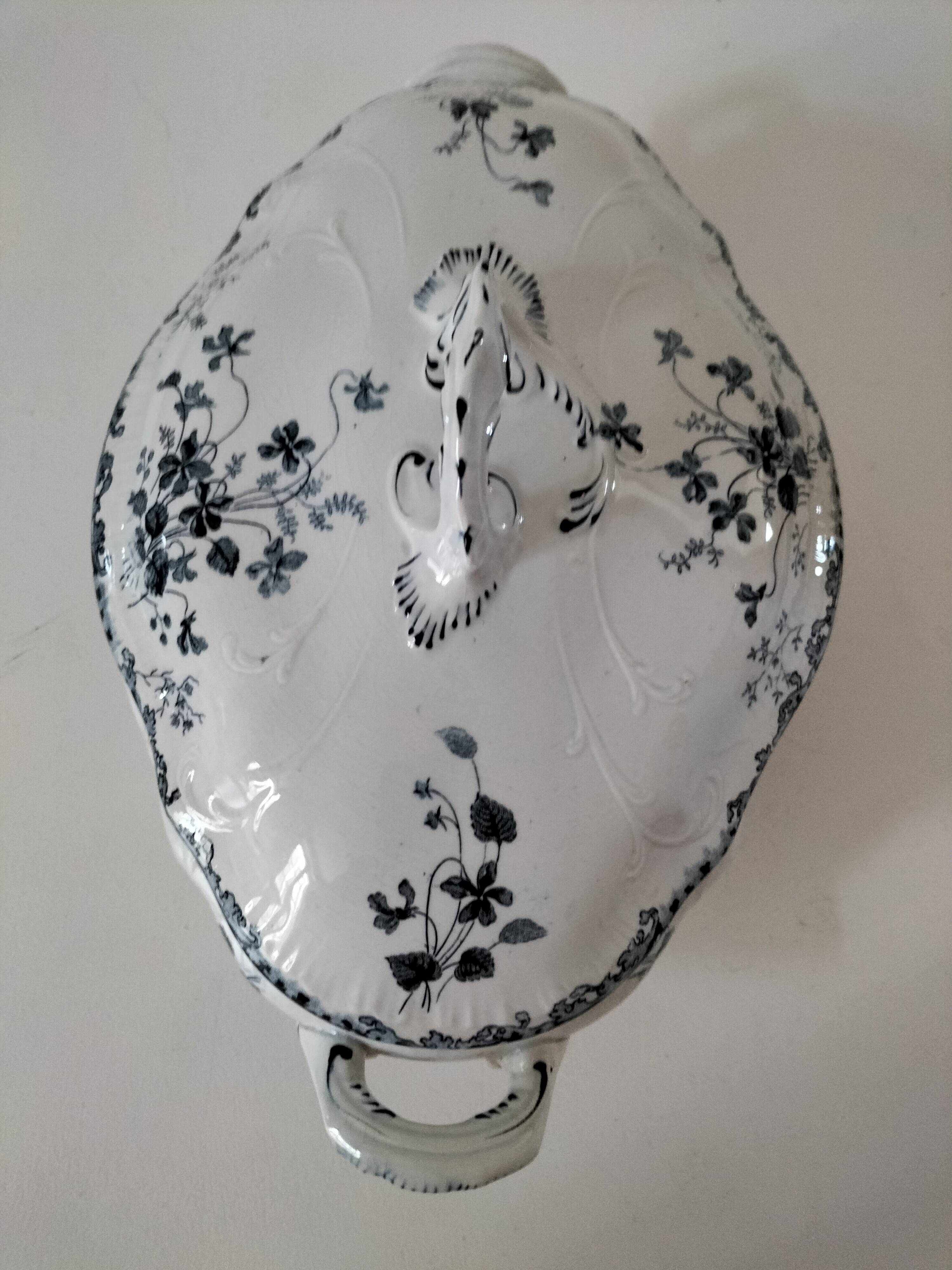 Antique Creil & Montereau soup tureen – sold by E. Bourgeois