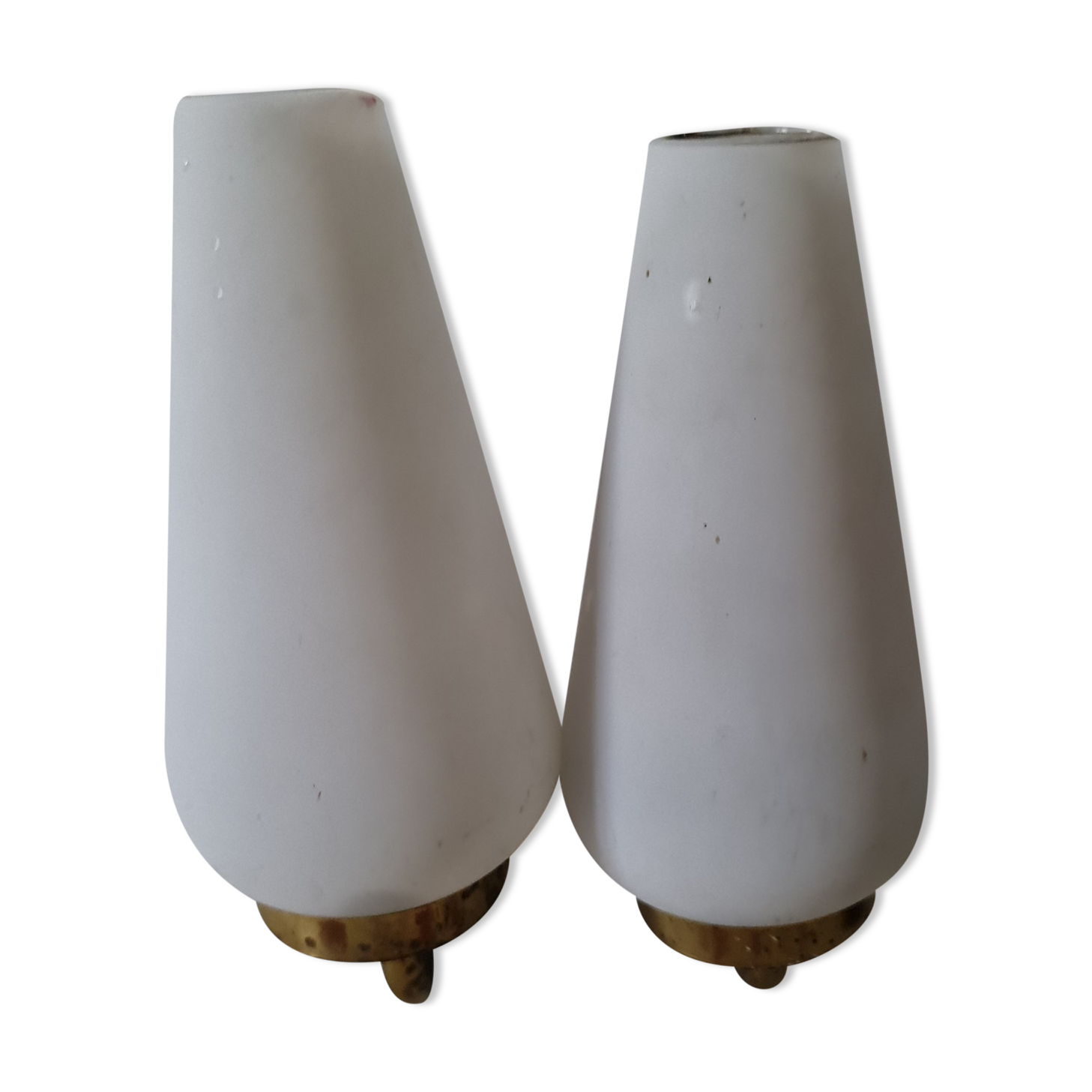 Pair of tulips opaline glass and brass appliques