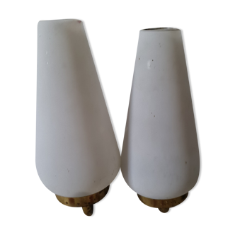 Pair of tulips opaline glass and brass appliques