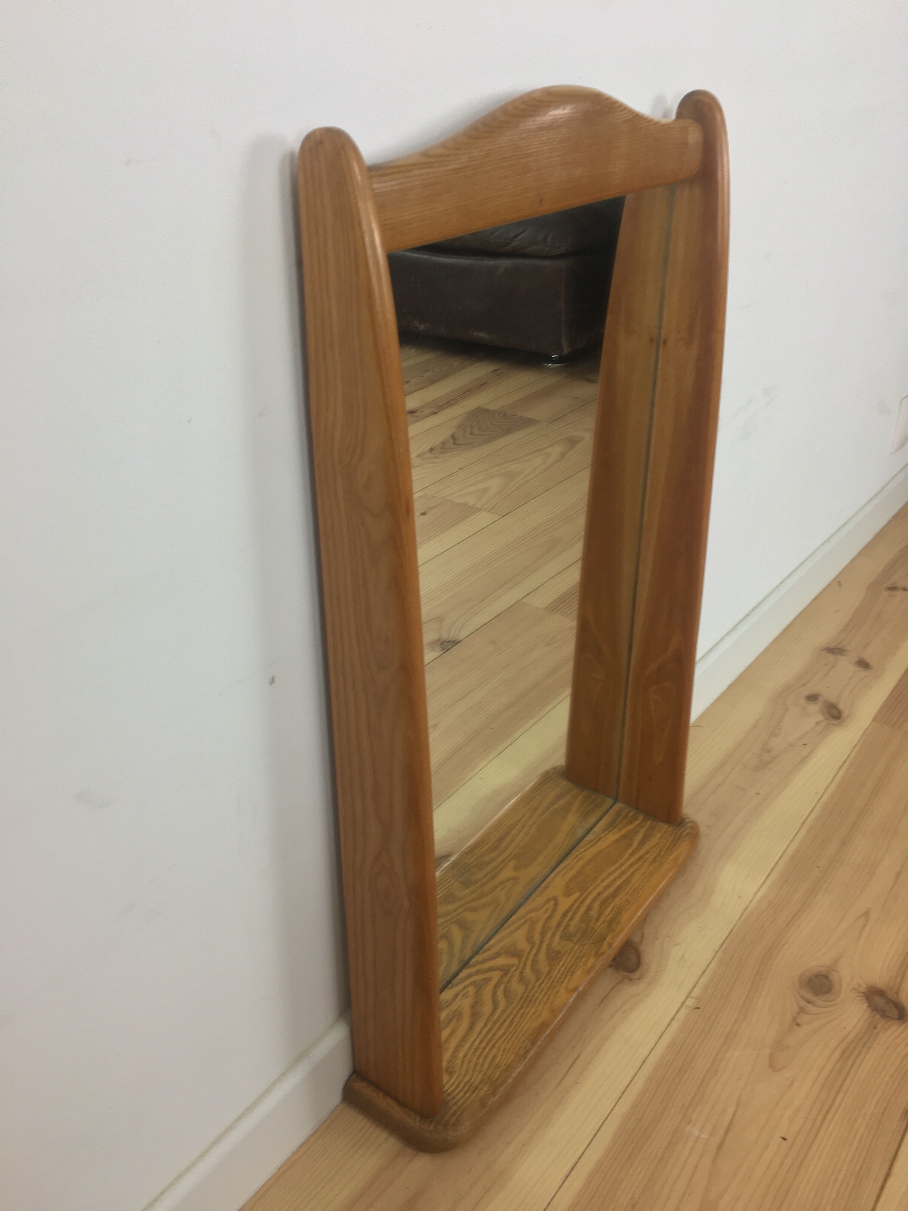 Tablet mirror, solid wood