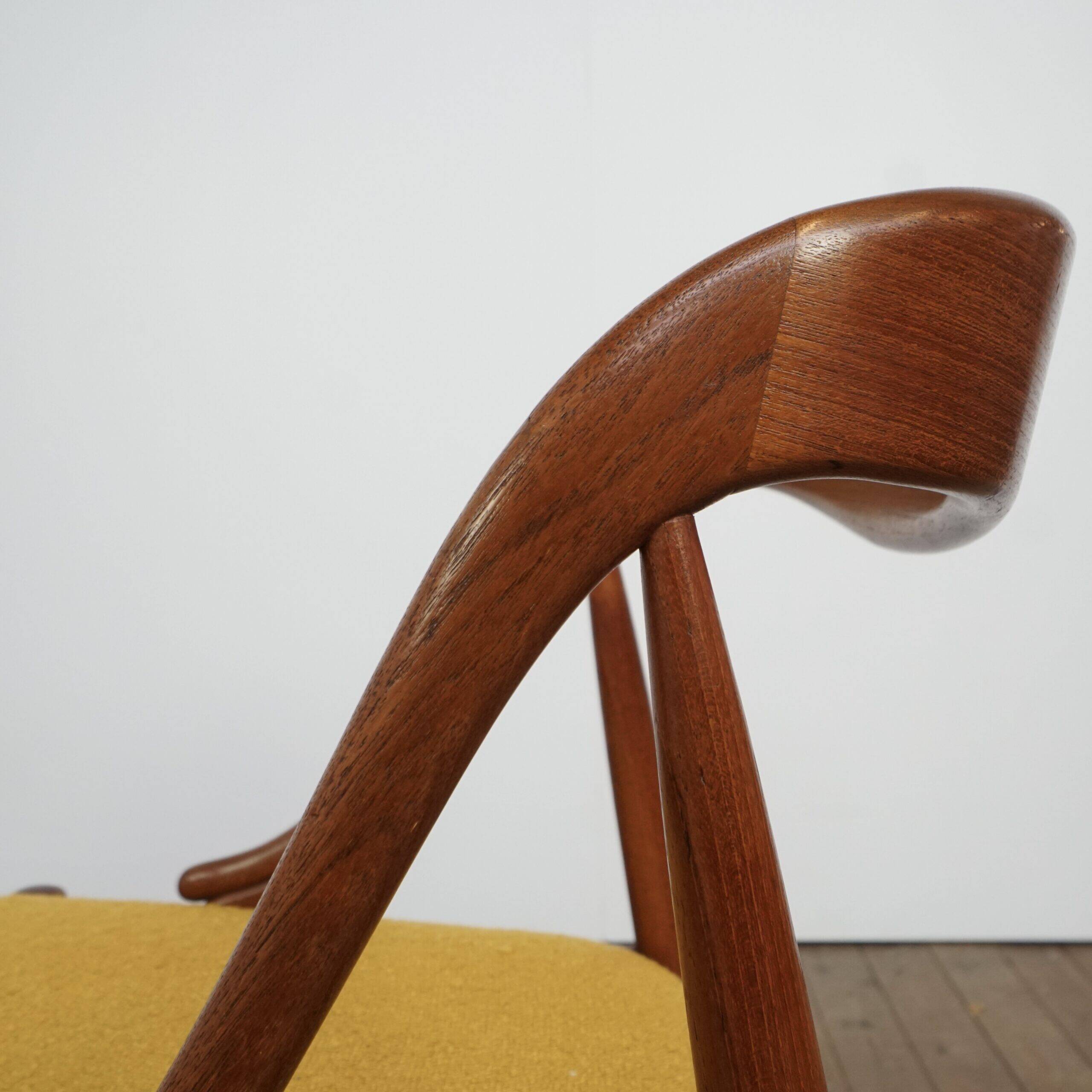 Ensemble de 5 chaises de salle à manger Johannes Andersen avec tissu neuf