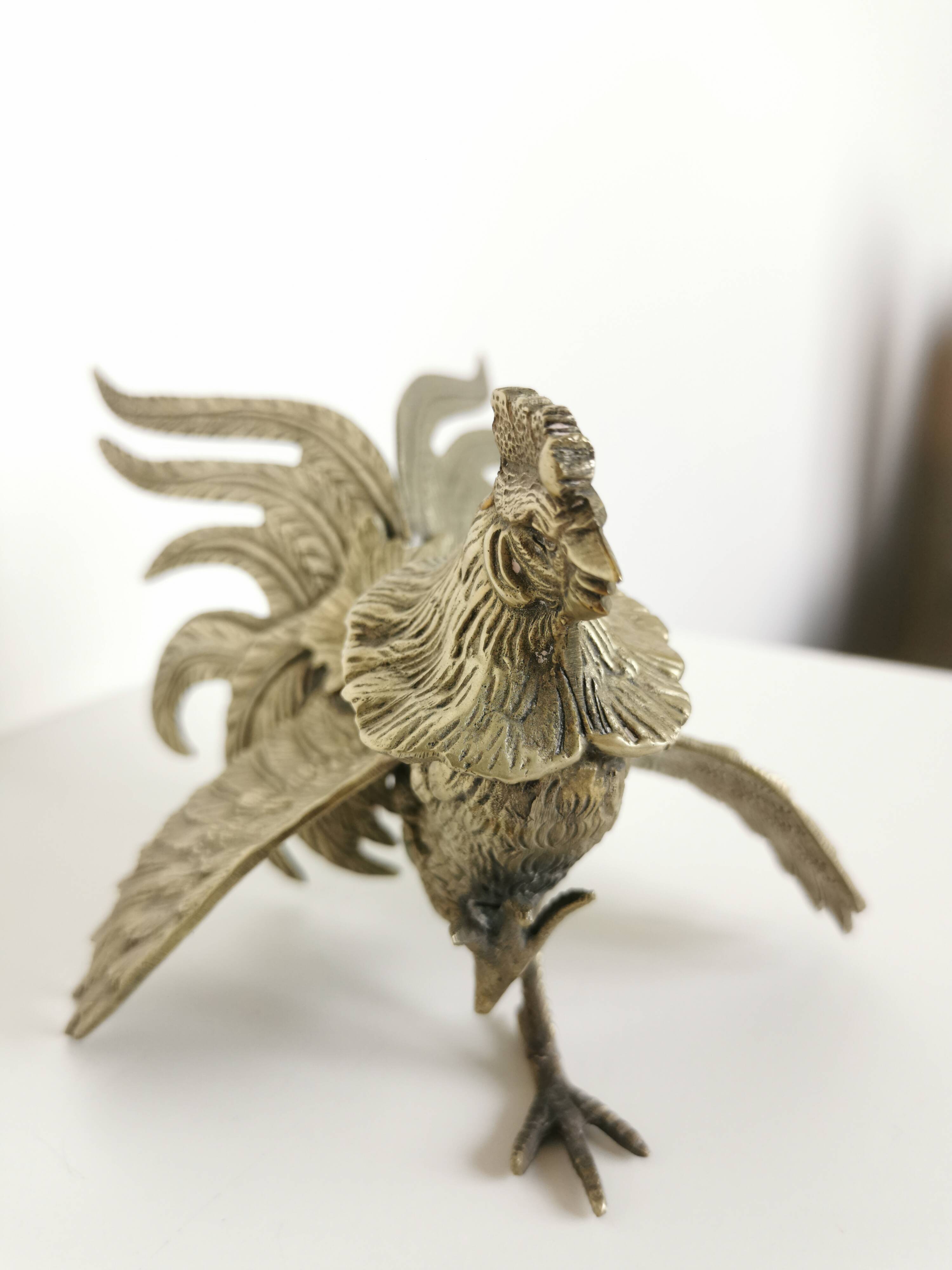 Pair of metal roosters