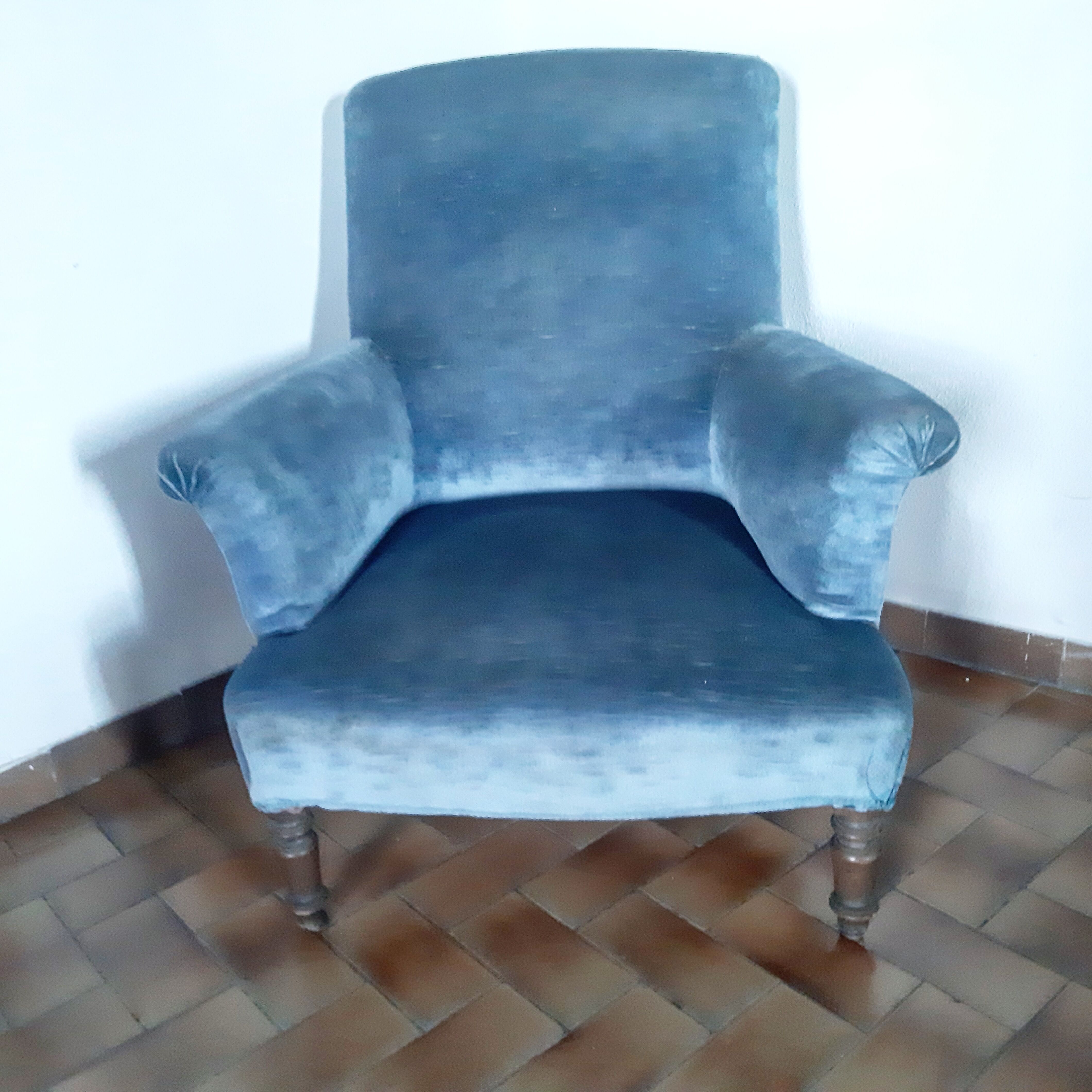 Sofa and its two vintage armchairs in blue velvet