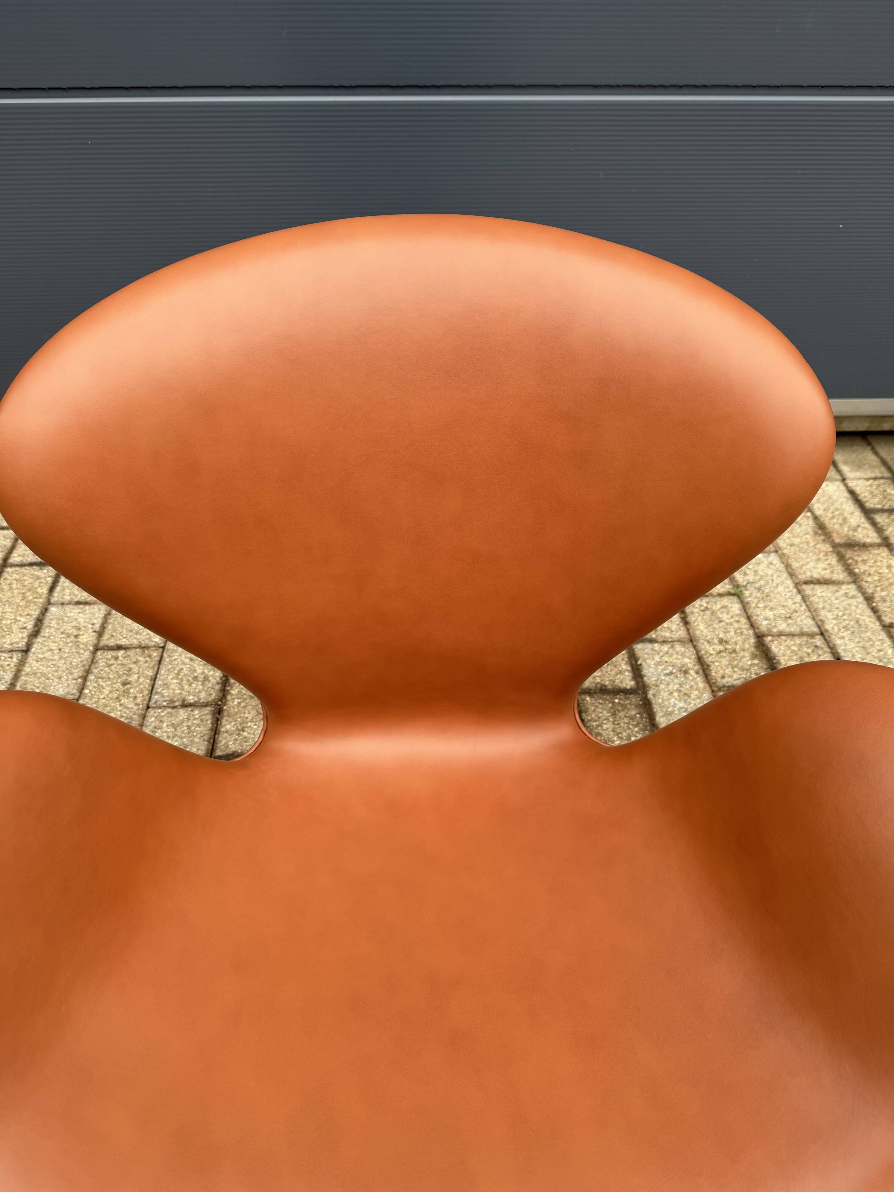 Fritz hansen swan chair cognac leather, new condition!!