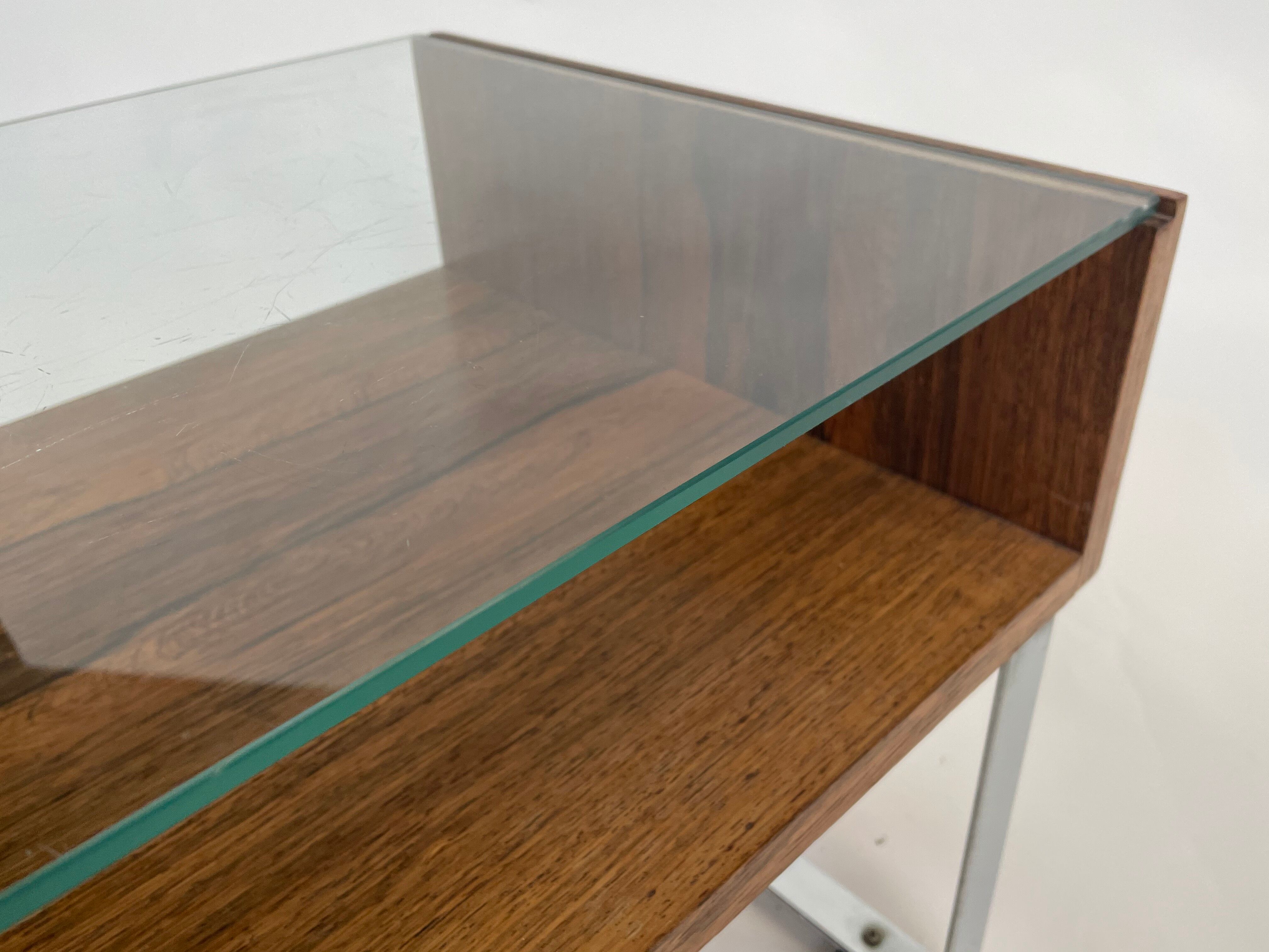 Table d'appoint vintage en palissandre verre chromé 1960 design