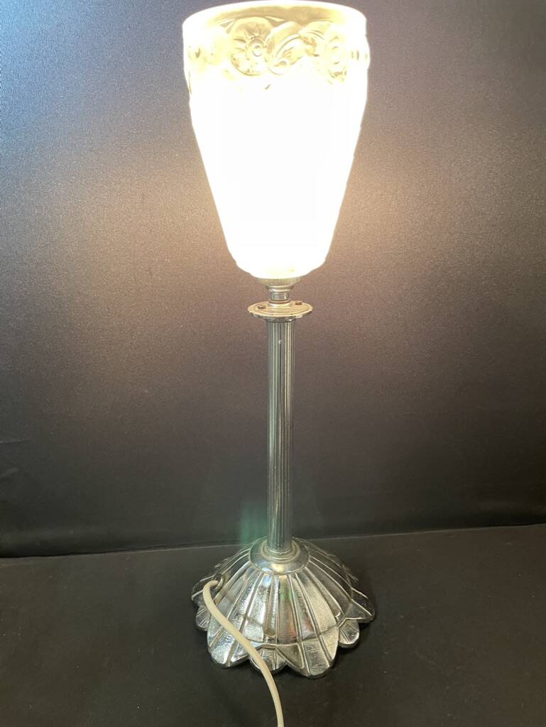 Art Deco table lamp – Silver bronze & pressed/molded glass