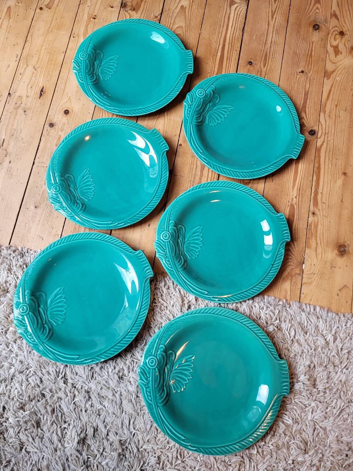 Set of 6 green fish slip plates