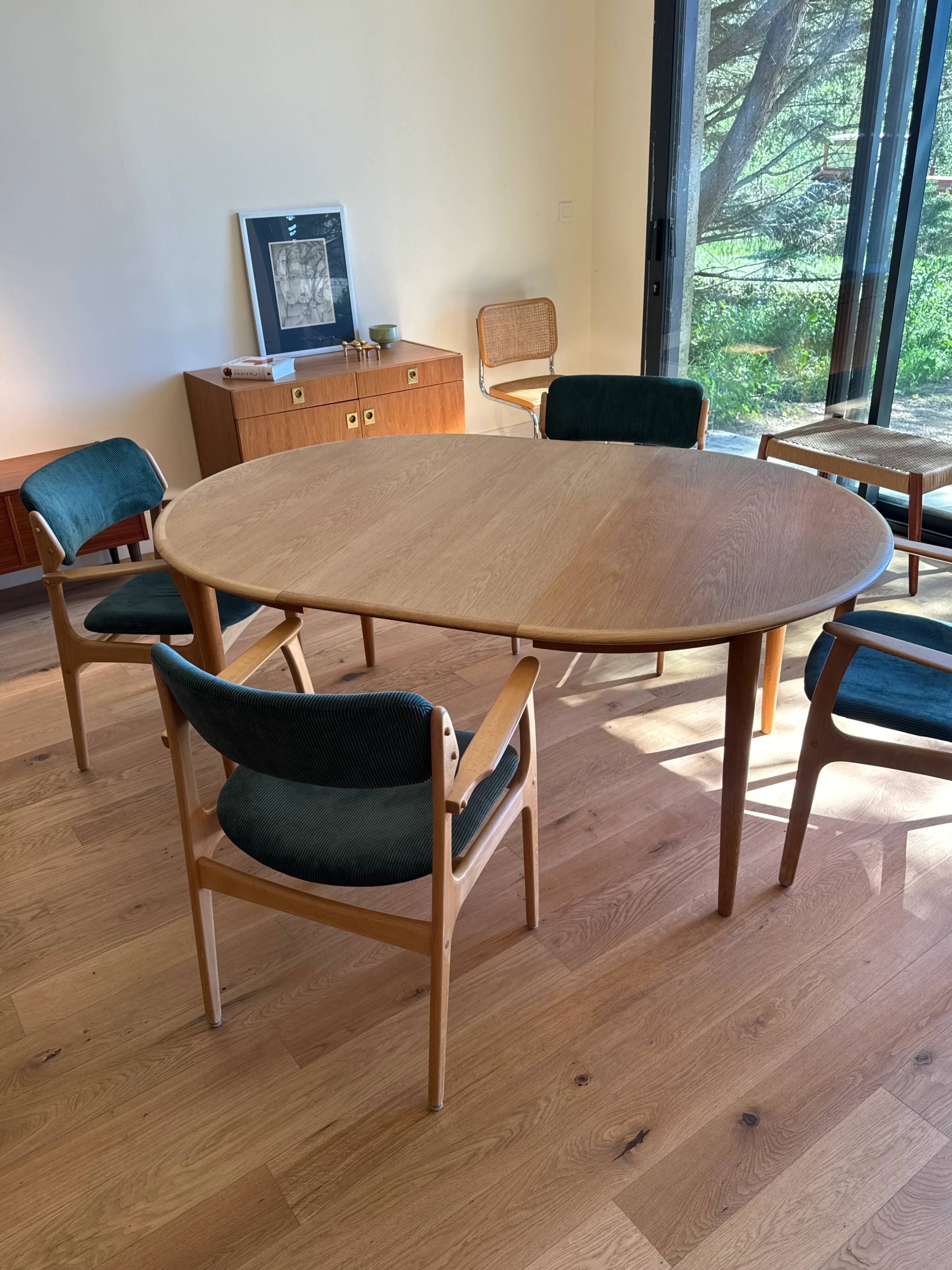 Table de salle à manger ronde en chêne clair "Ella"