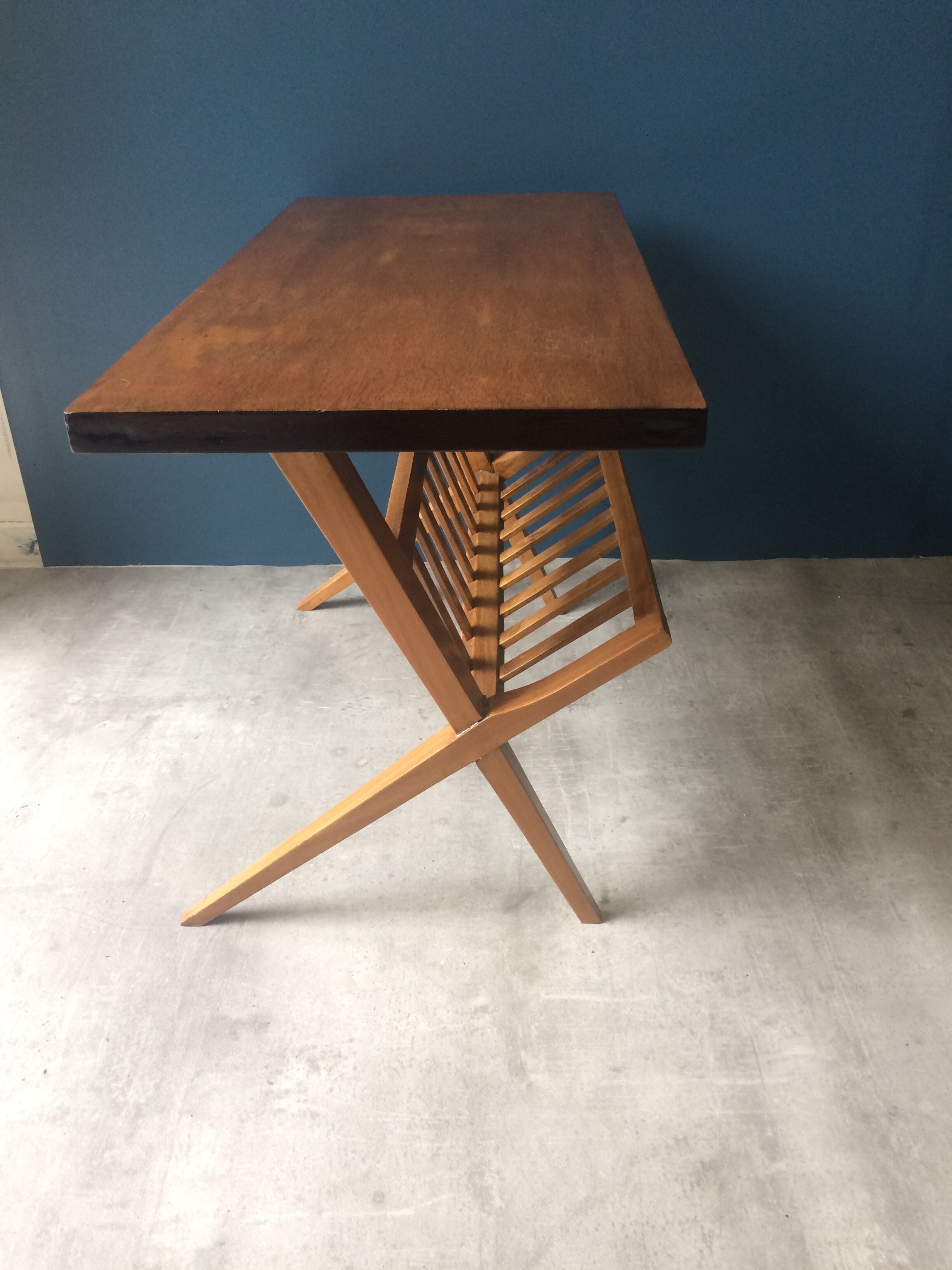 Coffee table, magazine rack with compass feet