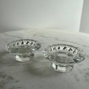 Lot de 2 bougeoirs en verre moulé