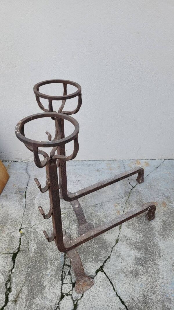 Paire de chenets landiers en fer forgé de cheminée ancien 19ème