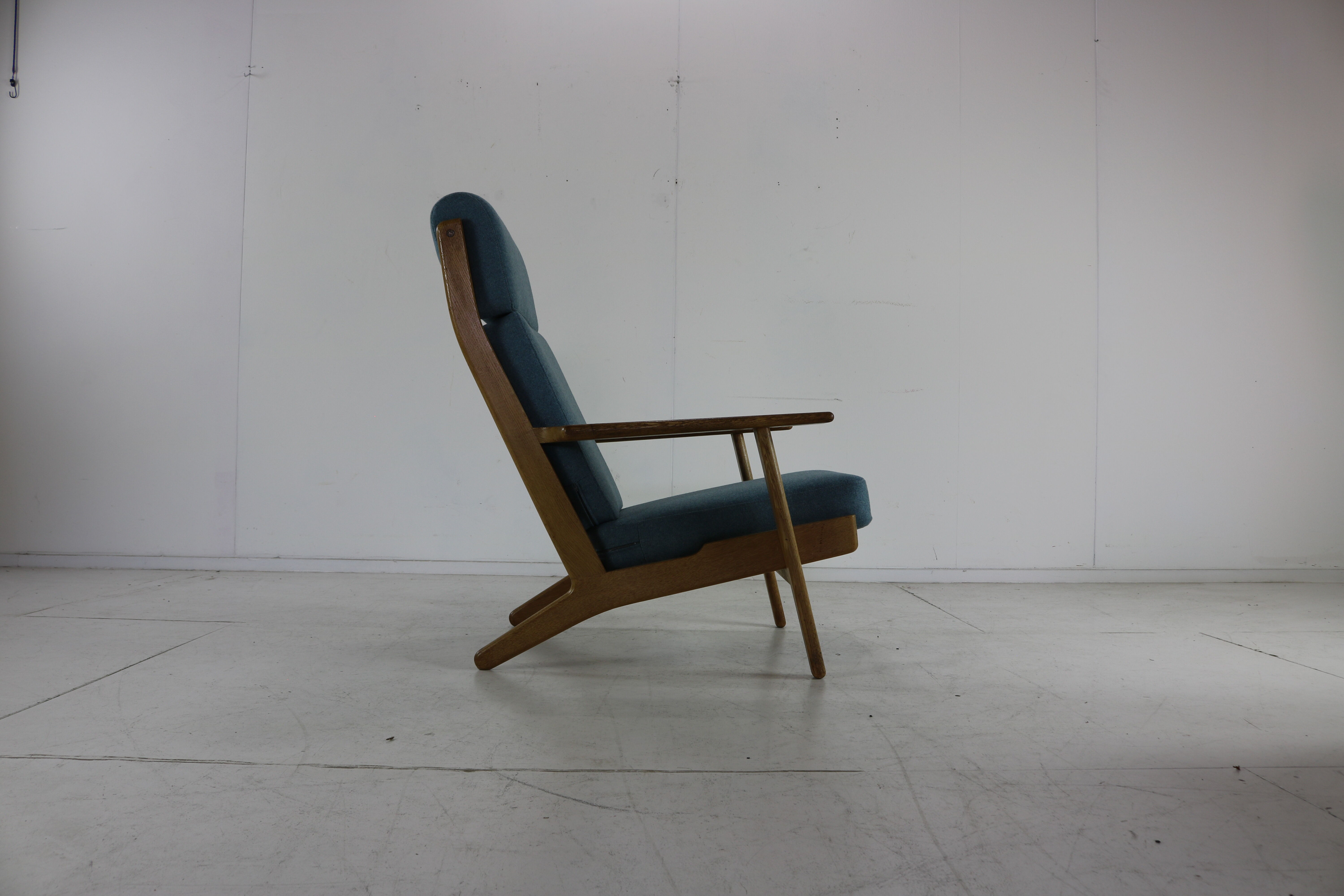 Complete danish design oakwood Hans Wegner lounge set