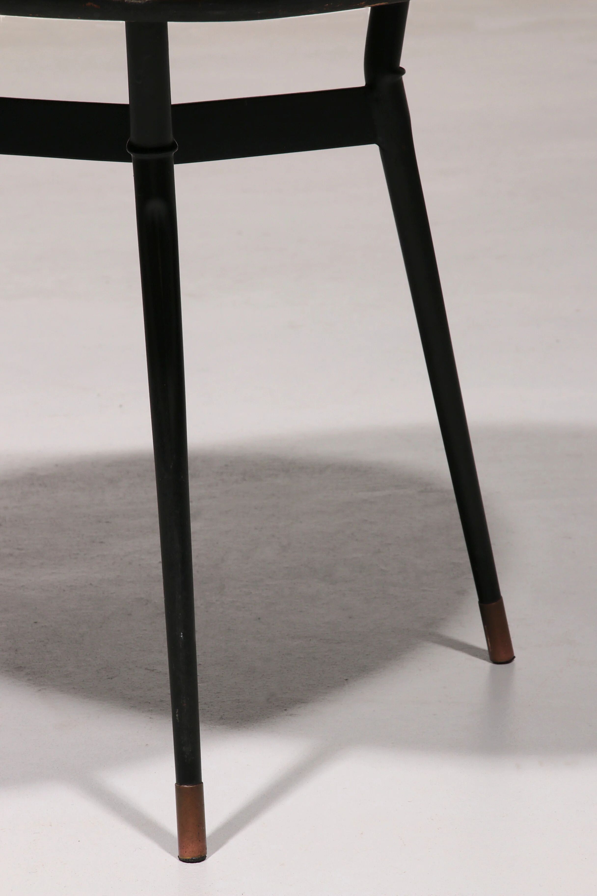 Elegant marble and brass accent table – chic small coffee or side table