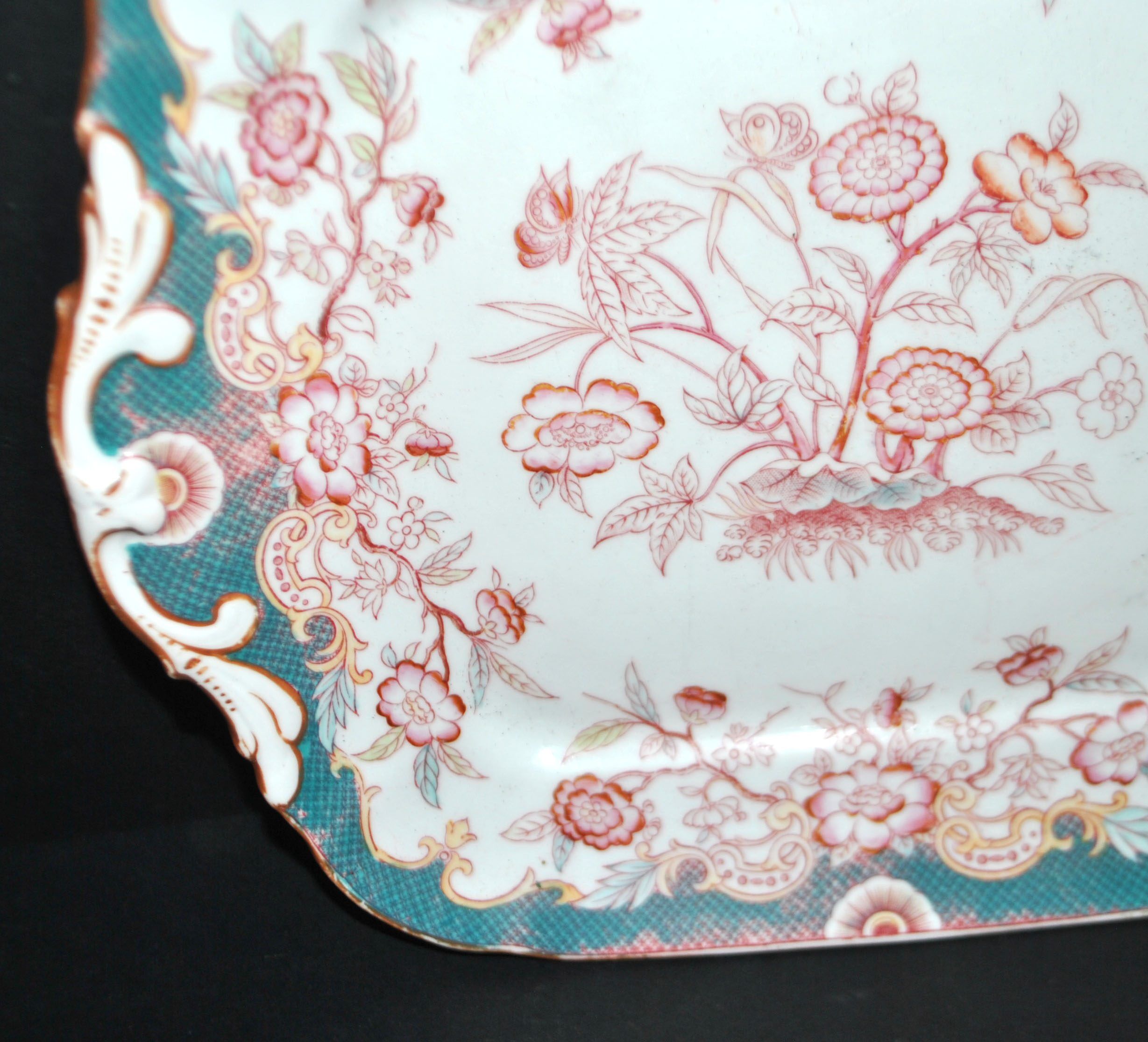 Square porcelain plate Sarreguemines model Minton 215 with Japonese decoration.