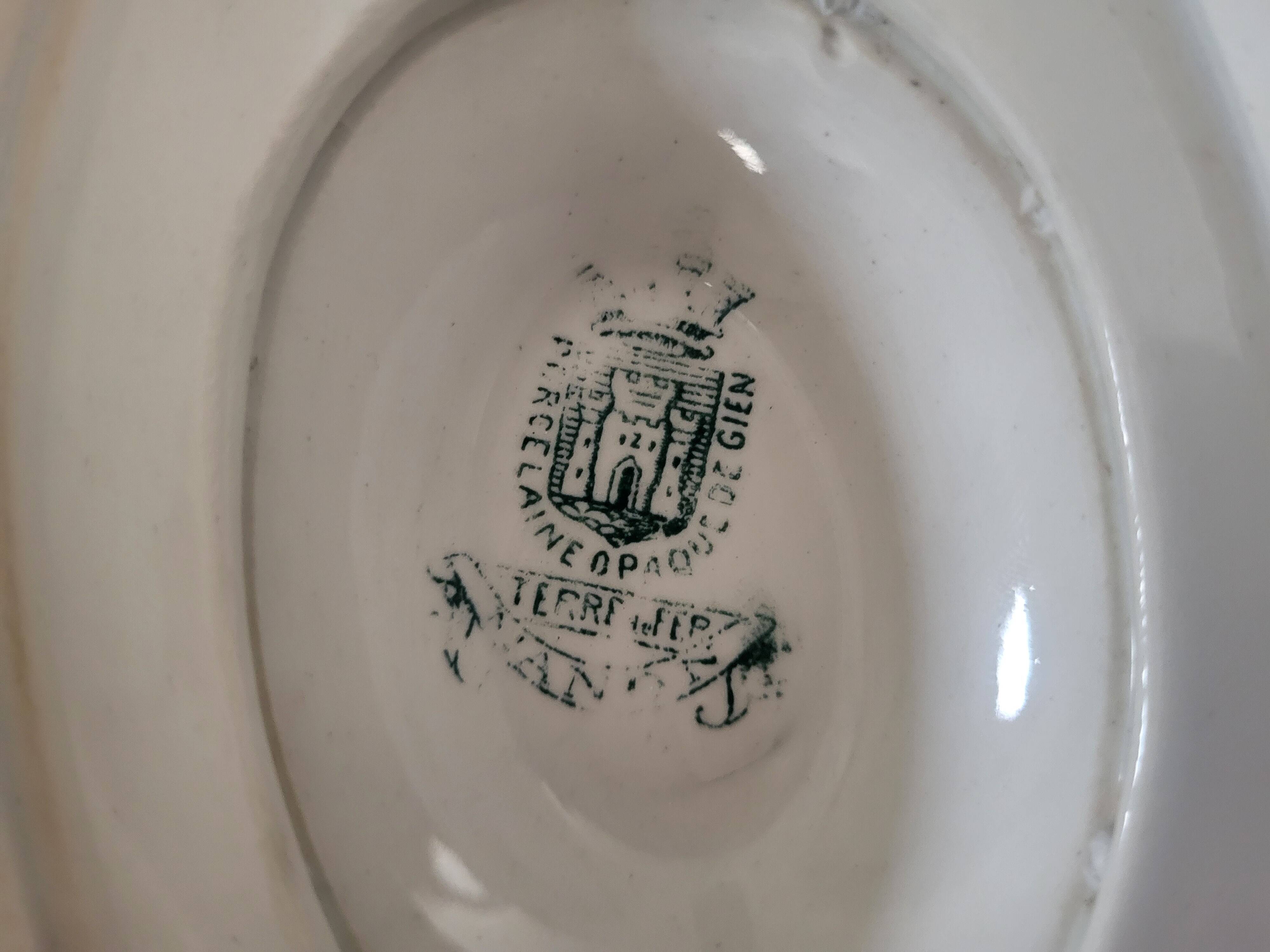 Saucière ancienne Terre de Fer – Porcelaine Opaque de Gien – décor vert géo