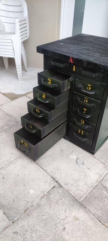 Meuble , etabli militaire