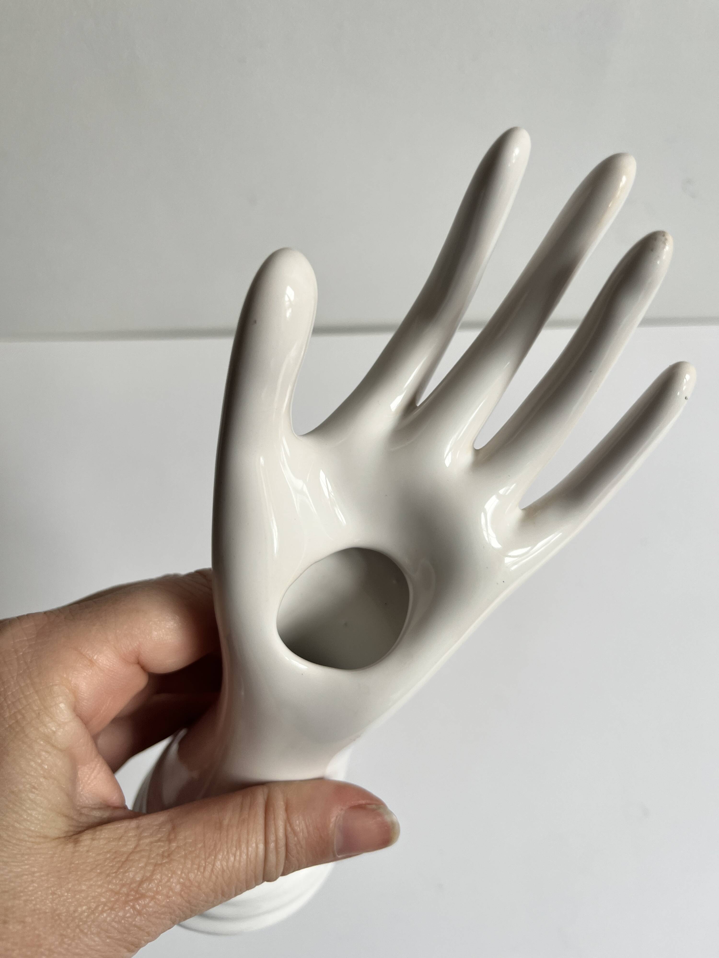 Hand-held ceramic ring sizer