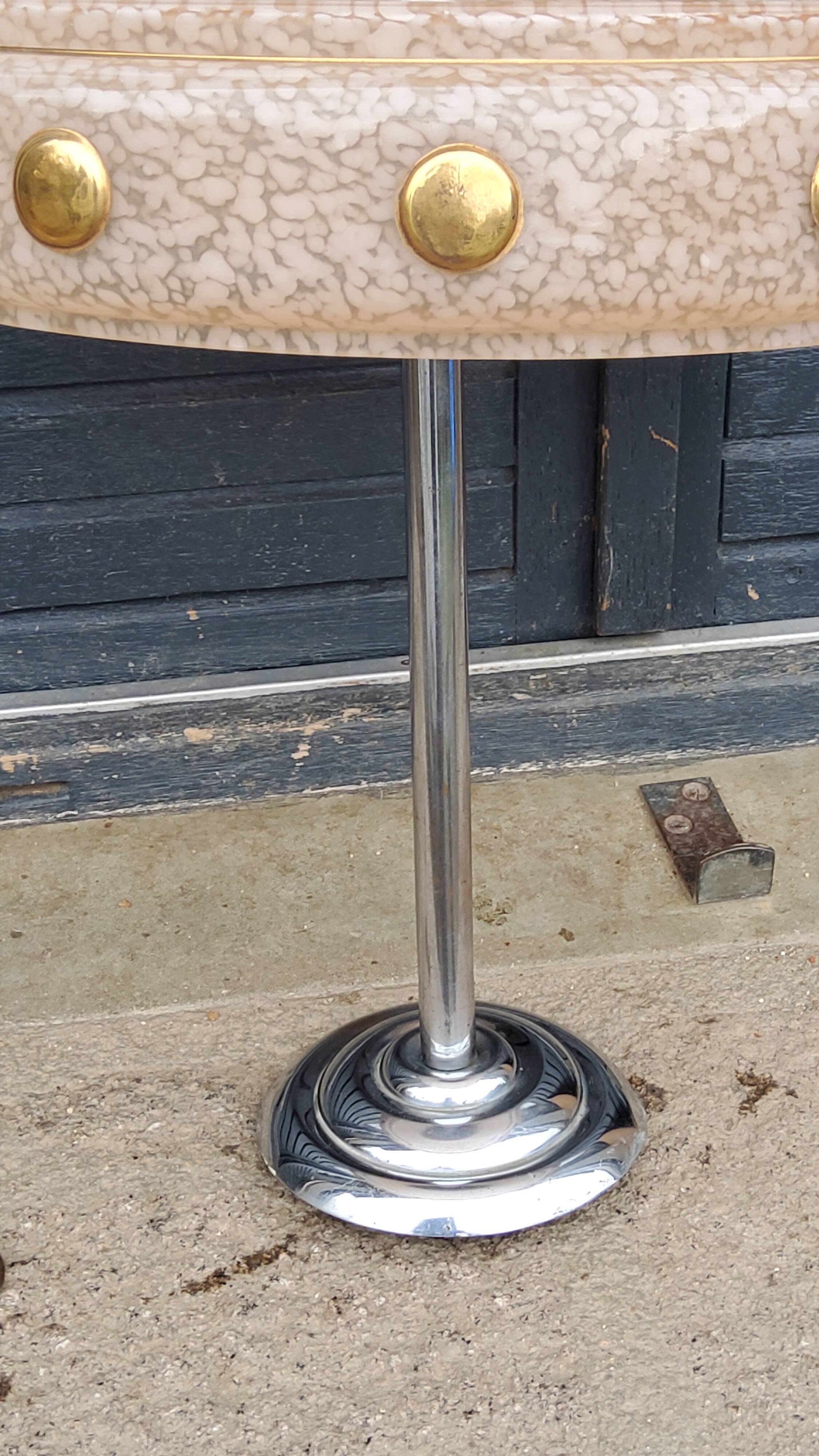 1930s Art Deco chandelier in glass and chromed metal