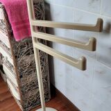 Towel rack