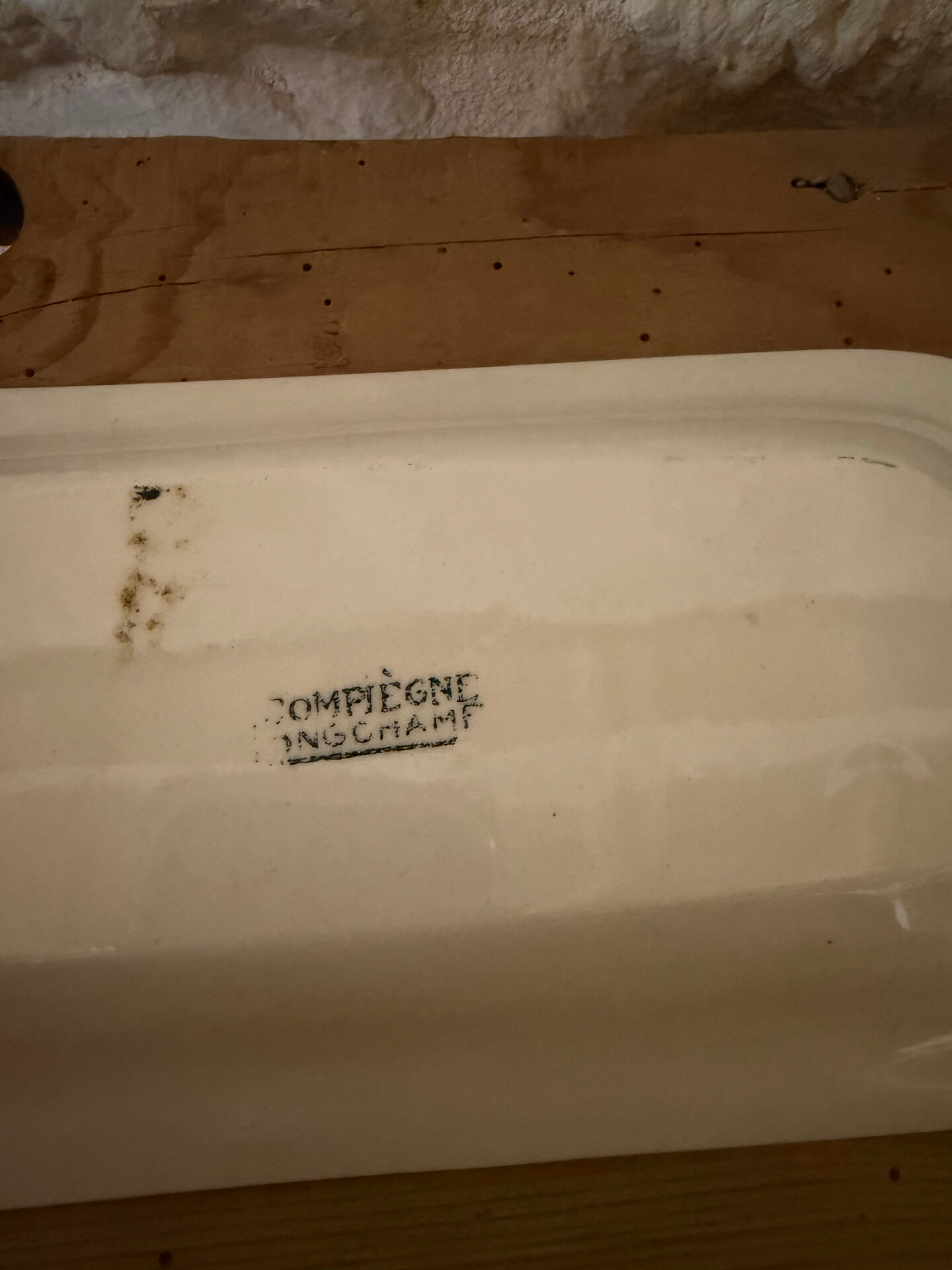 Longchamp soap dish in earthenware