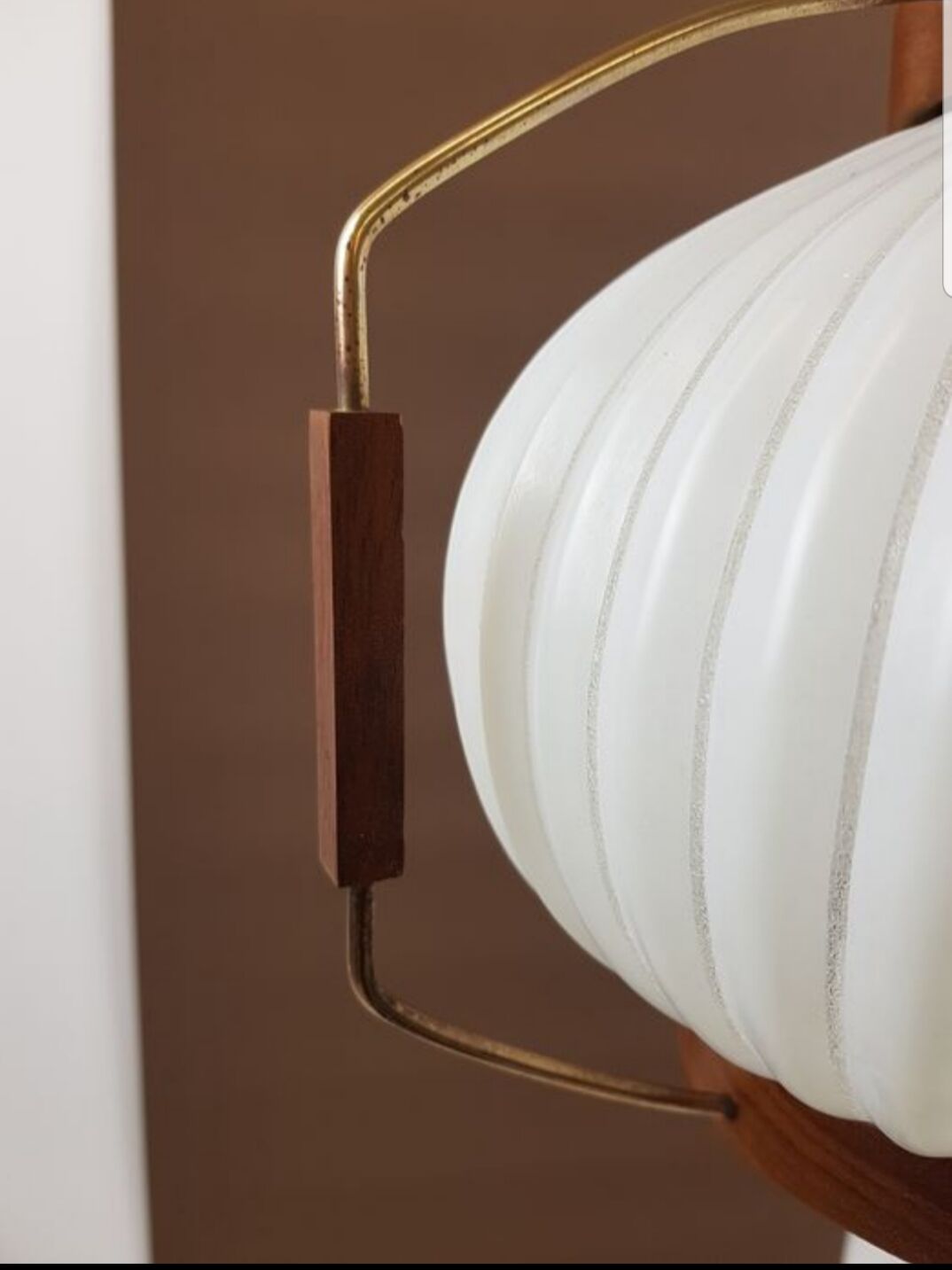 Vintage hanging in opaline and wood 60s