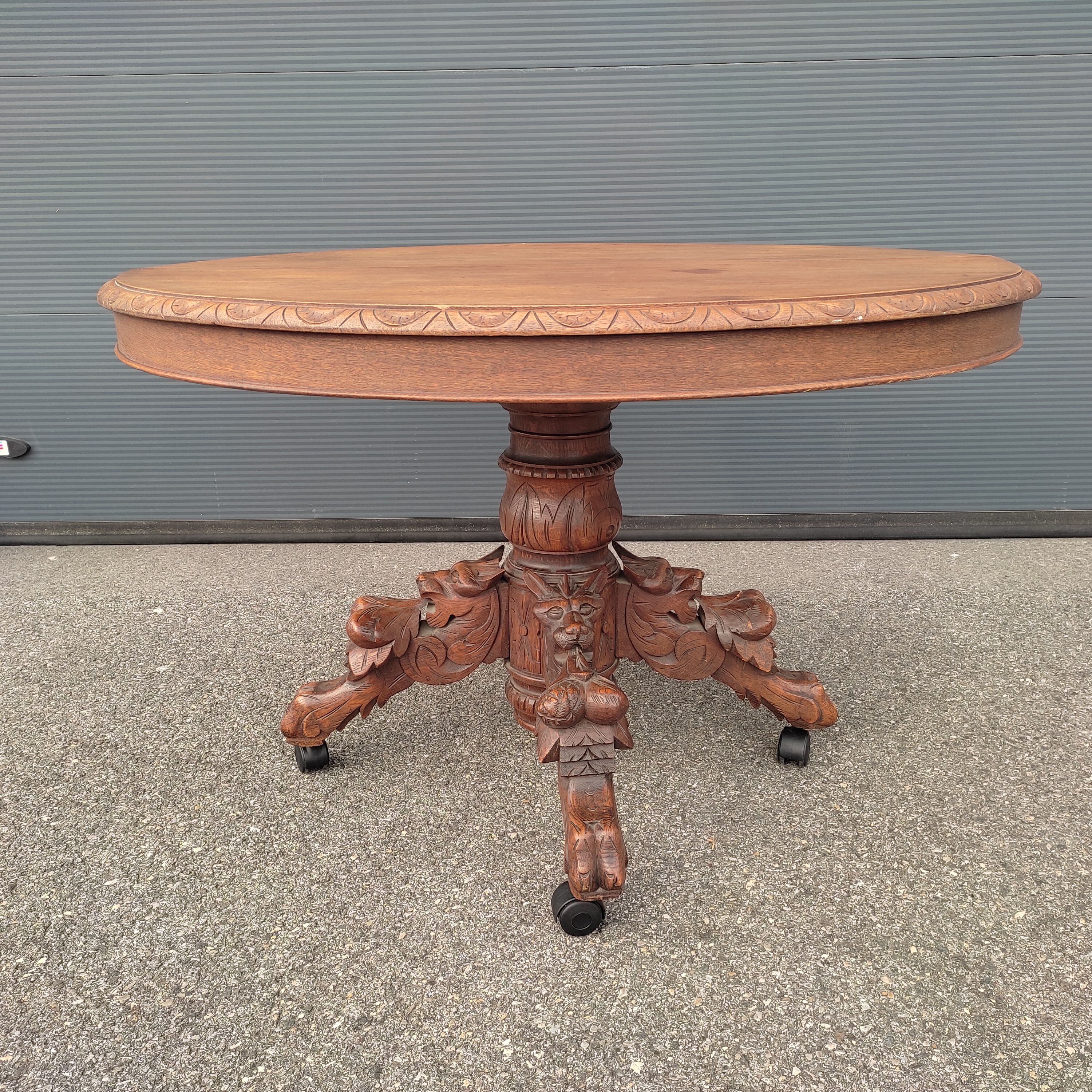 French table in extendable solid oak