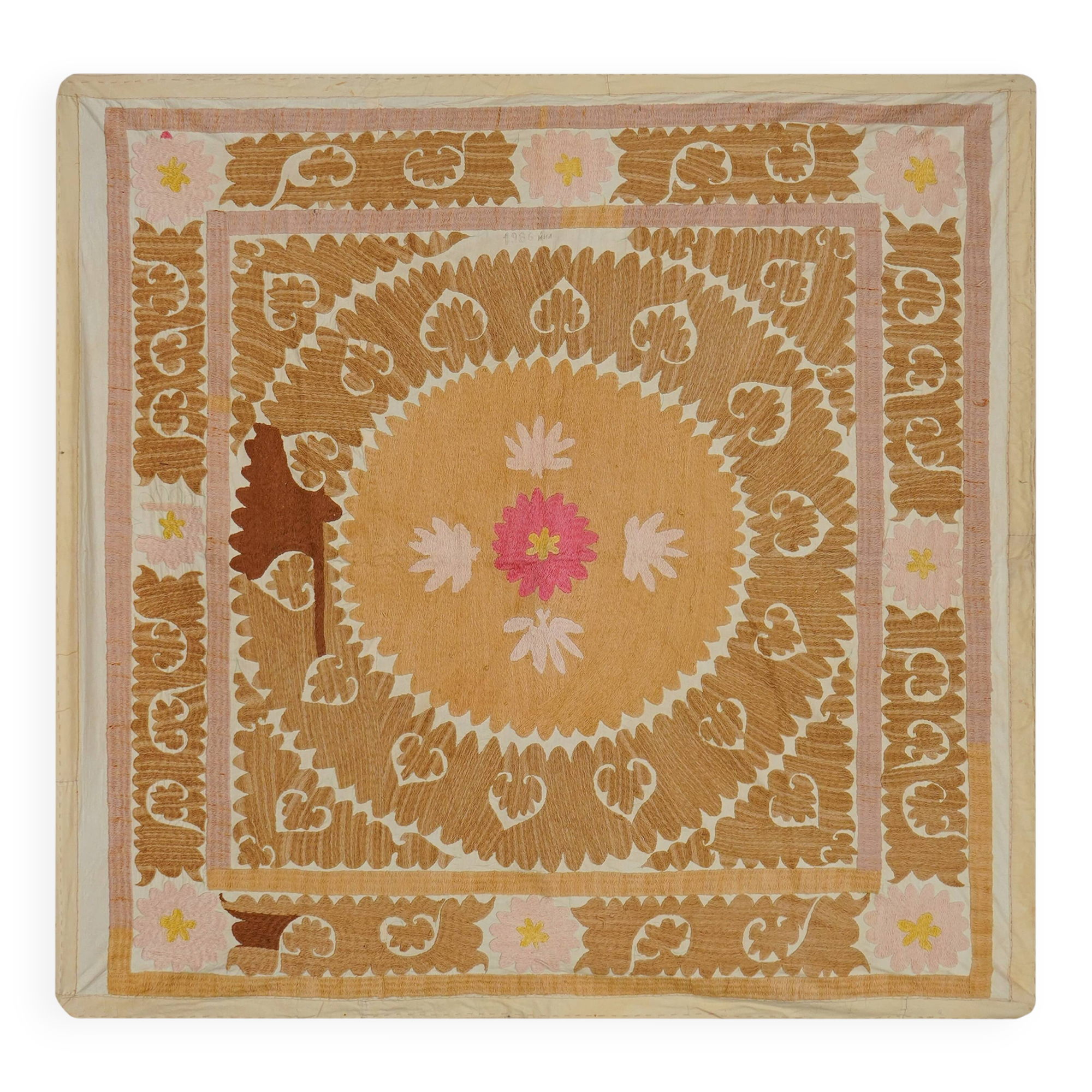 Vintage Turkish hand-knotted rug 131x136 cm