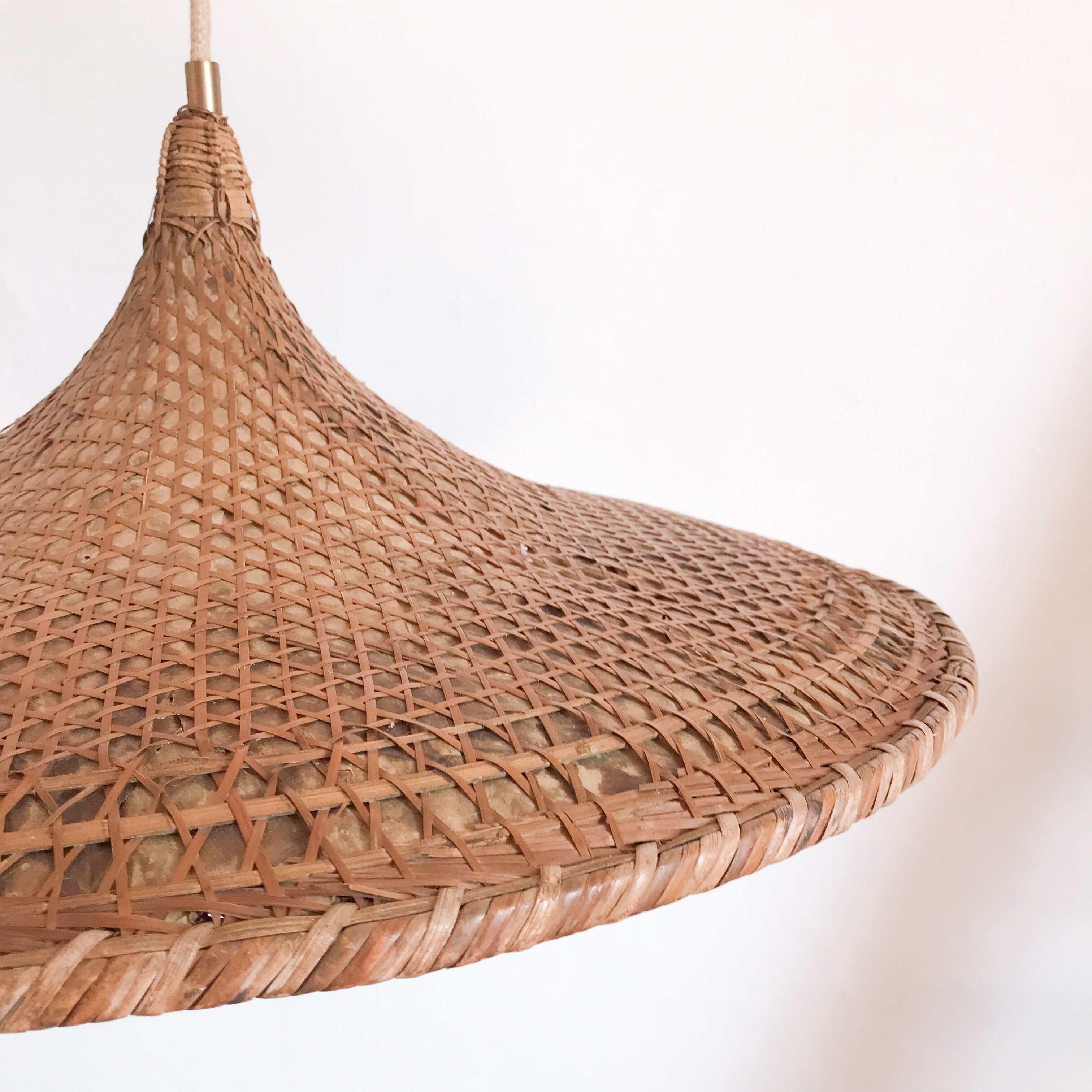 Wicker pendant lamp