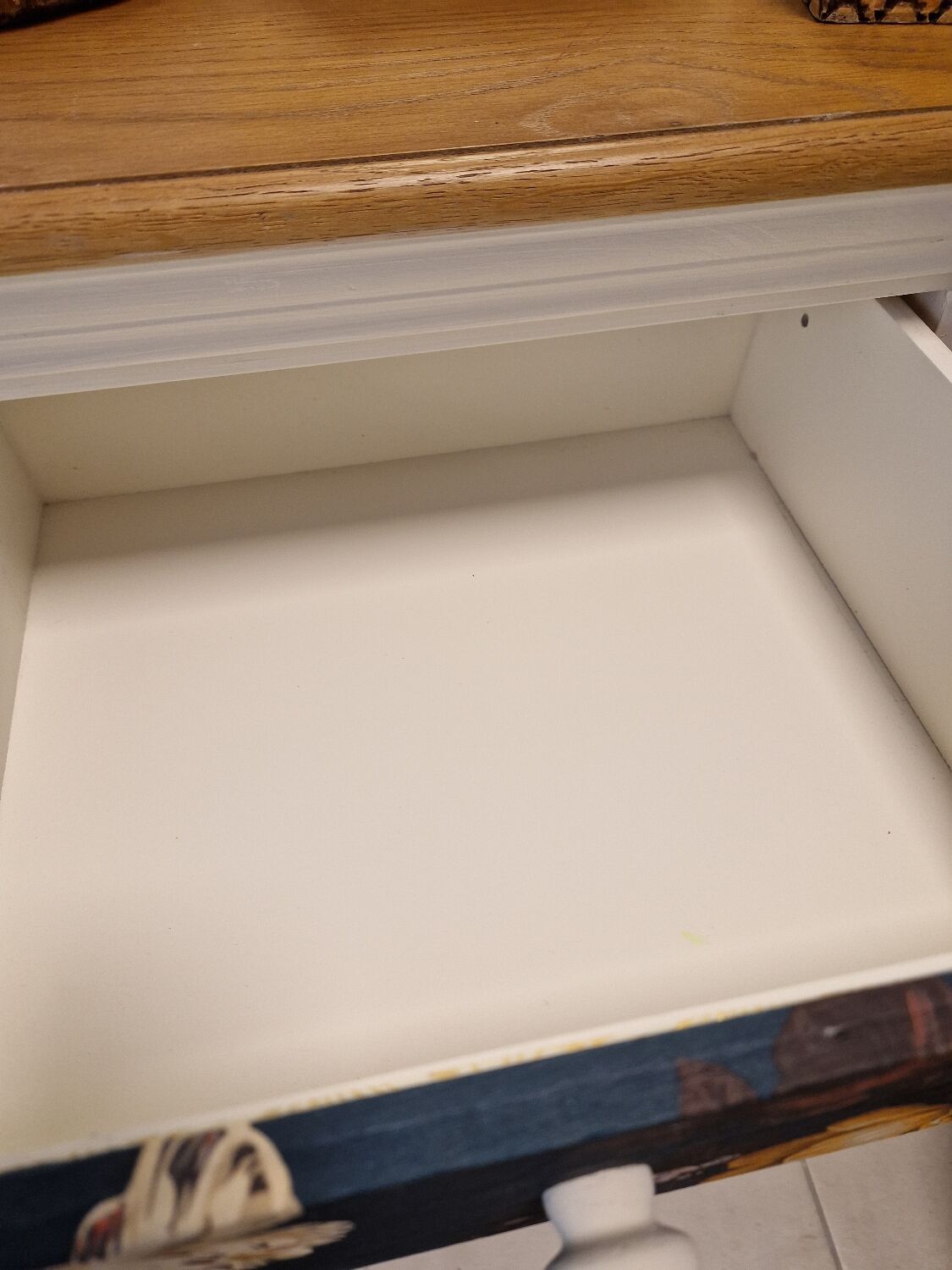 Flowered chest of drawers