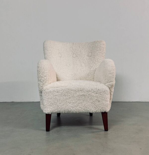 Fauteuil de salon danois avec nouveau revêtement en fourrure bouclée