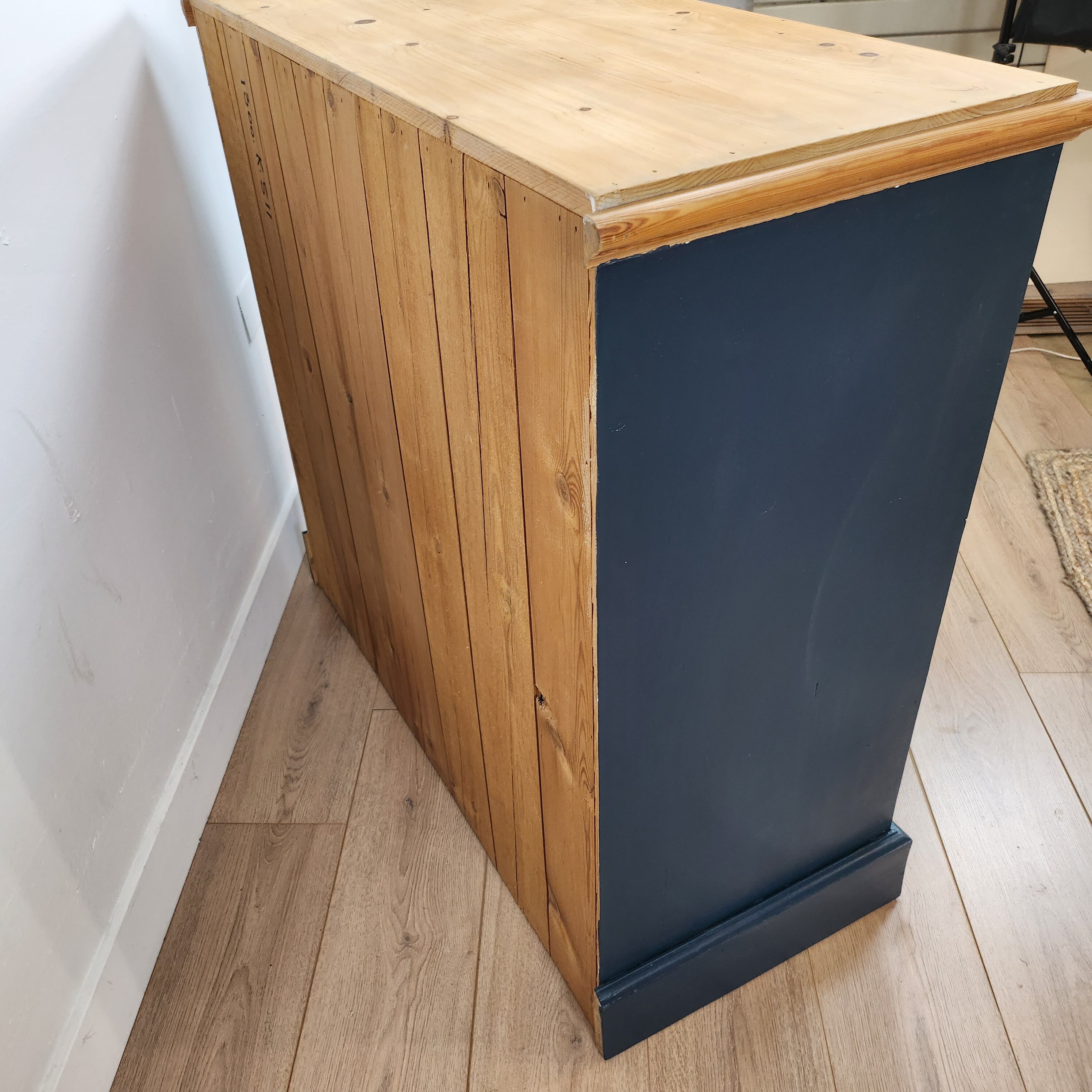 Dressing table