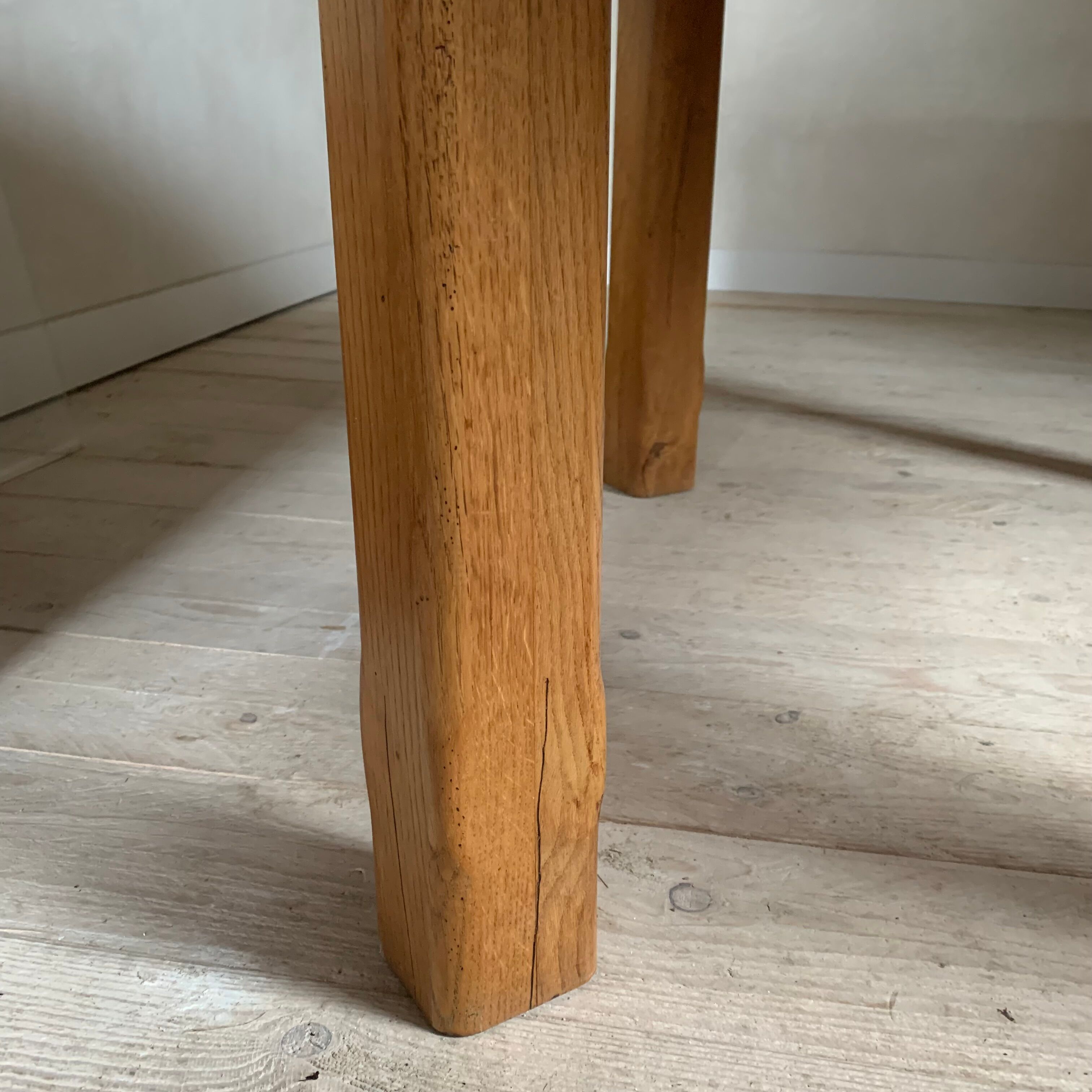 Table ronde de ferme en chêne massif vintage