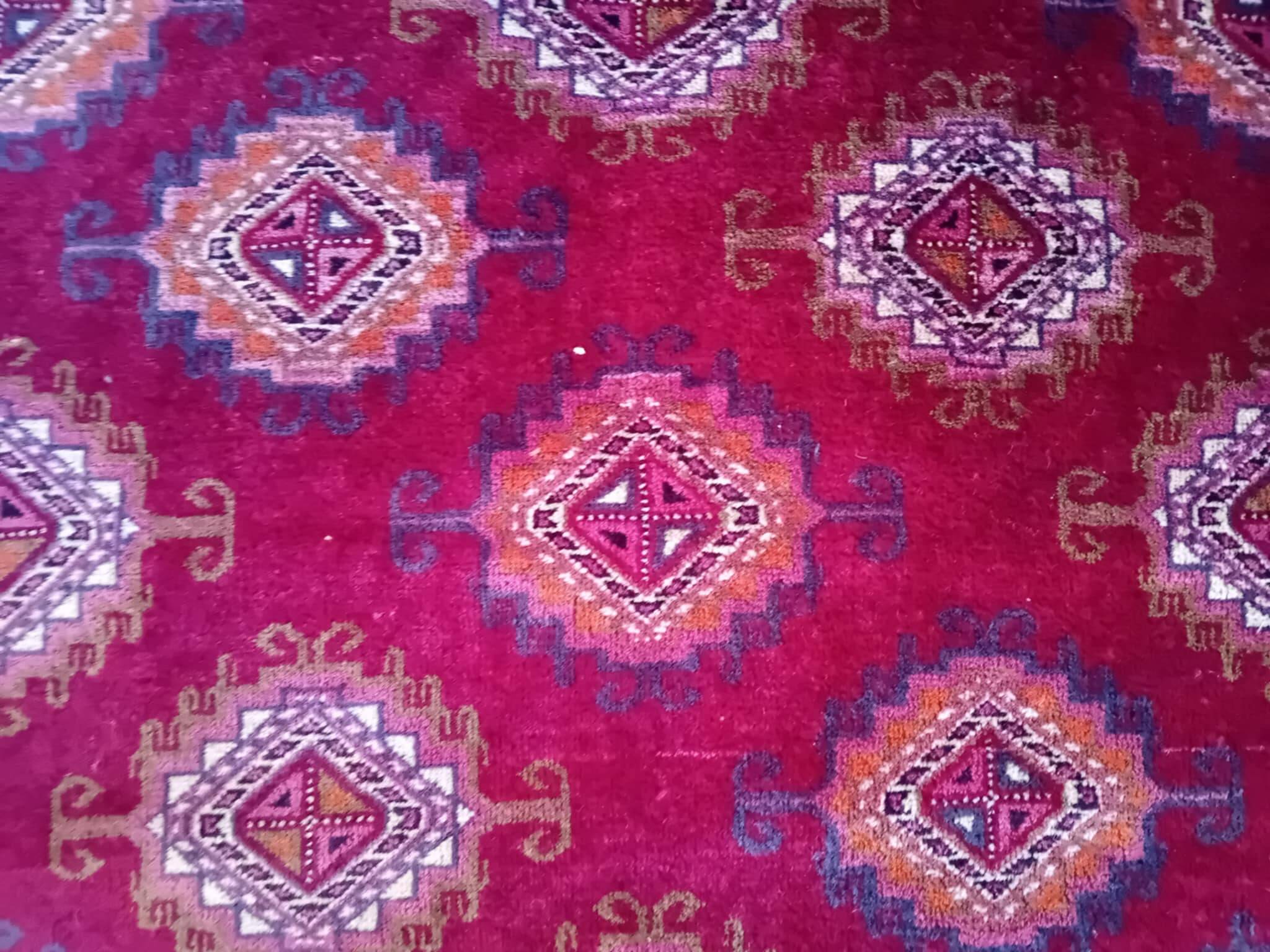 Handmade Turkmen Bukhara rug 180x112cm