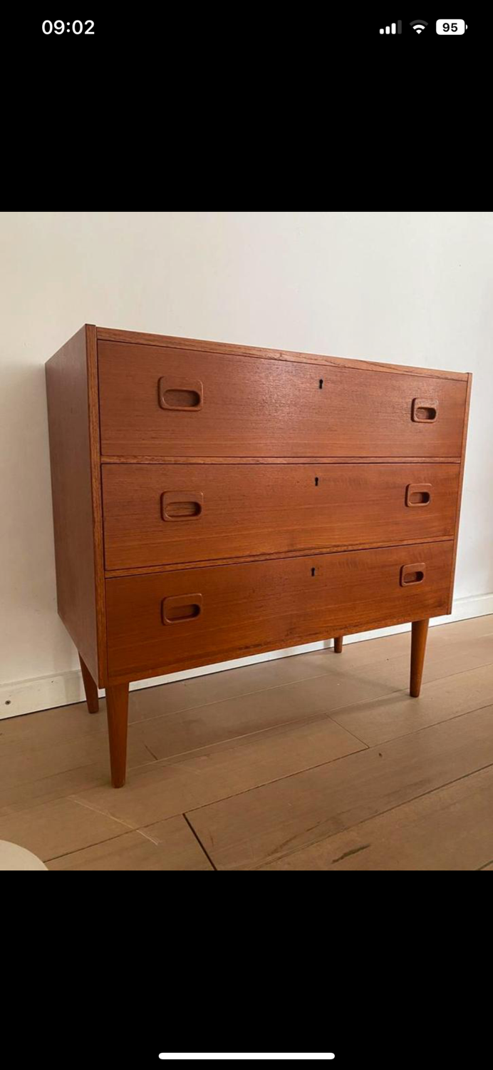 Chest of drawers in teak vintage design