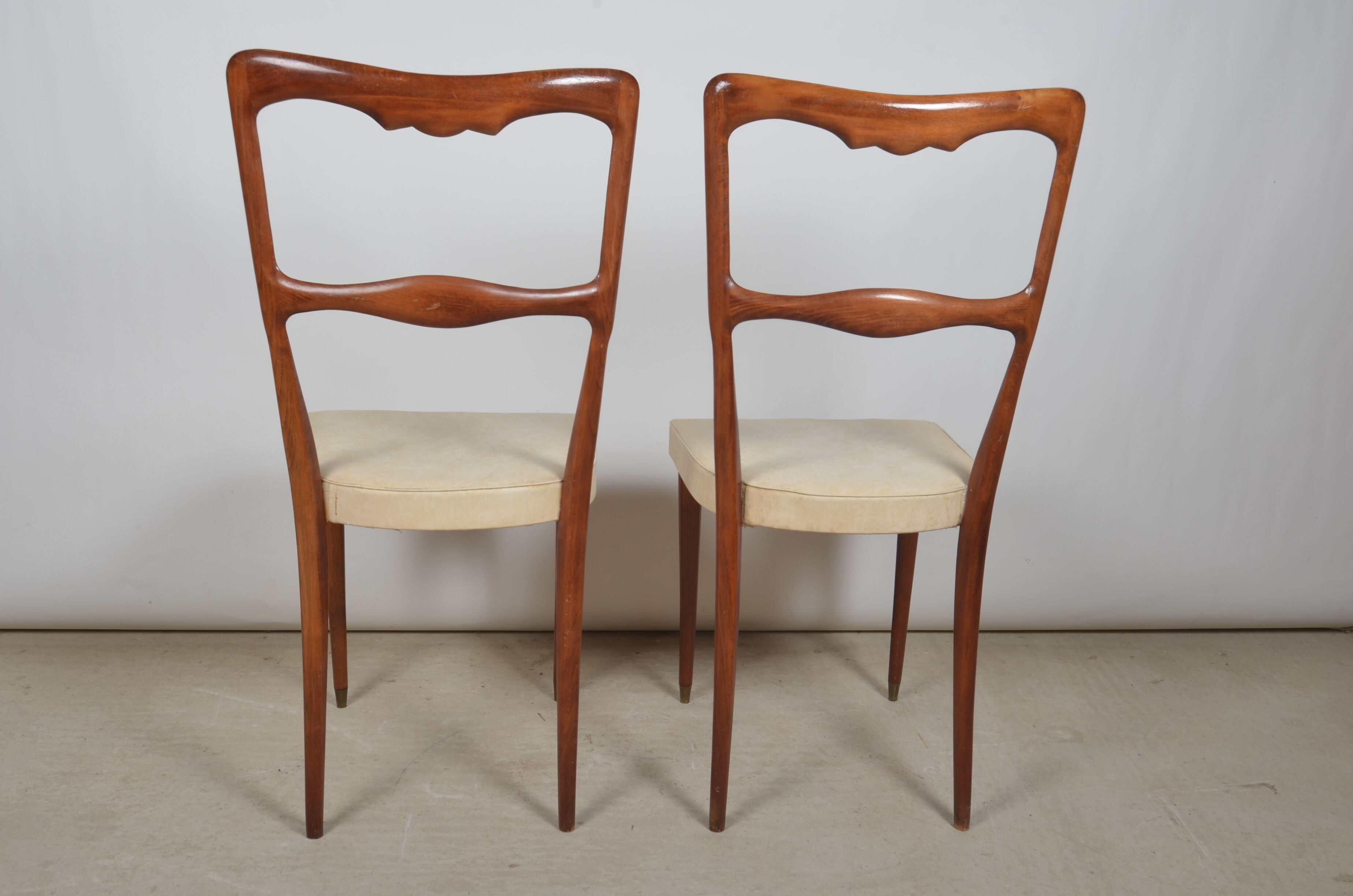 Scandinavian chairs skaï white