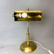 Lampe de table de bureau de banquier portugais en laiton 1940