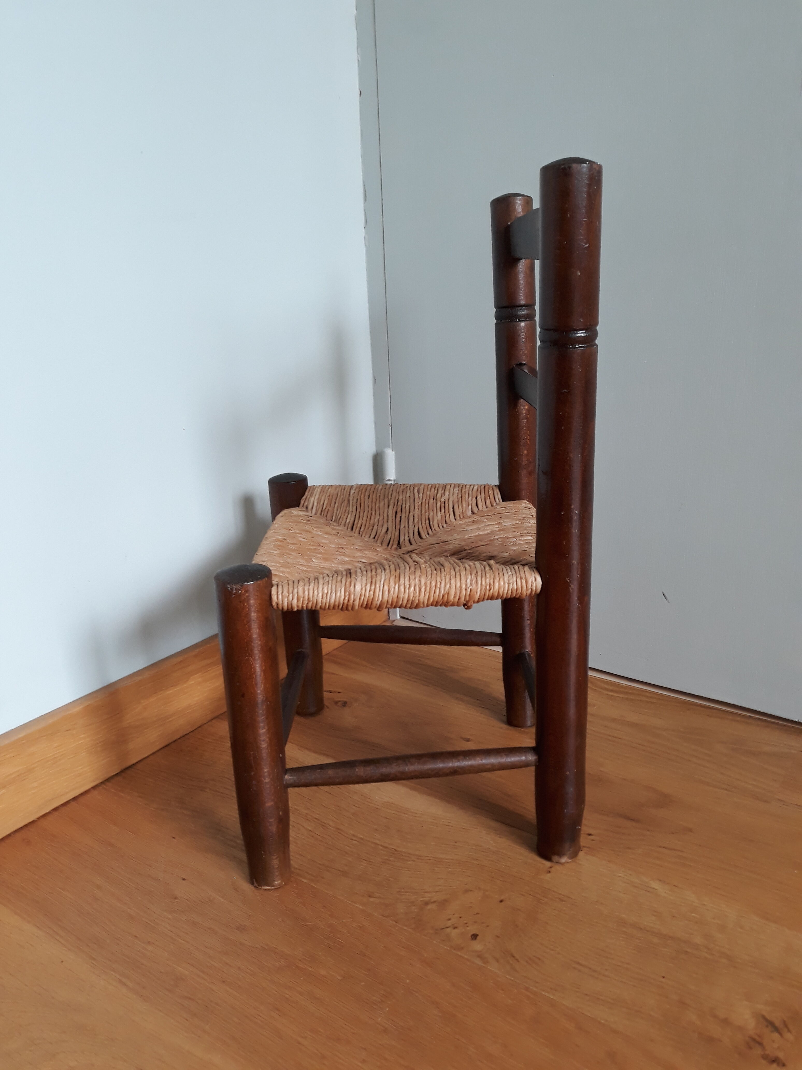 Chaise paillée enfant