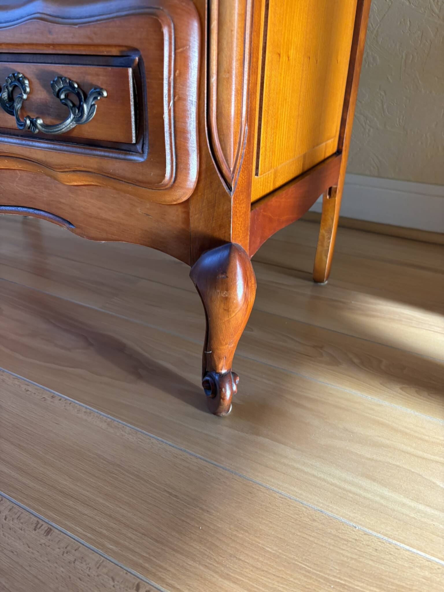 Vintage wooden chest of drawers, Louis XV style with curved drawers