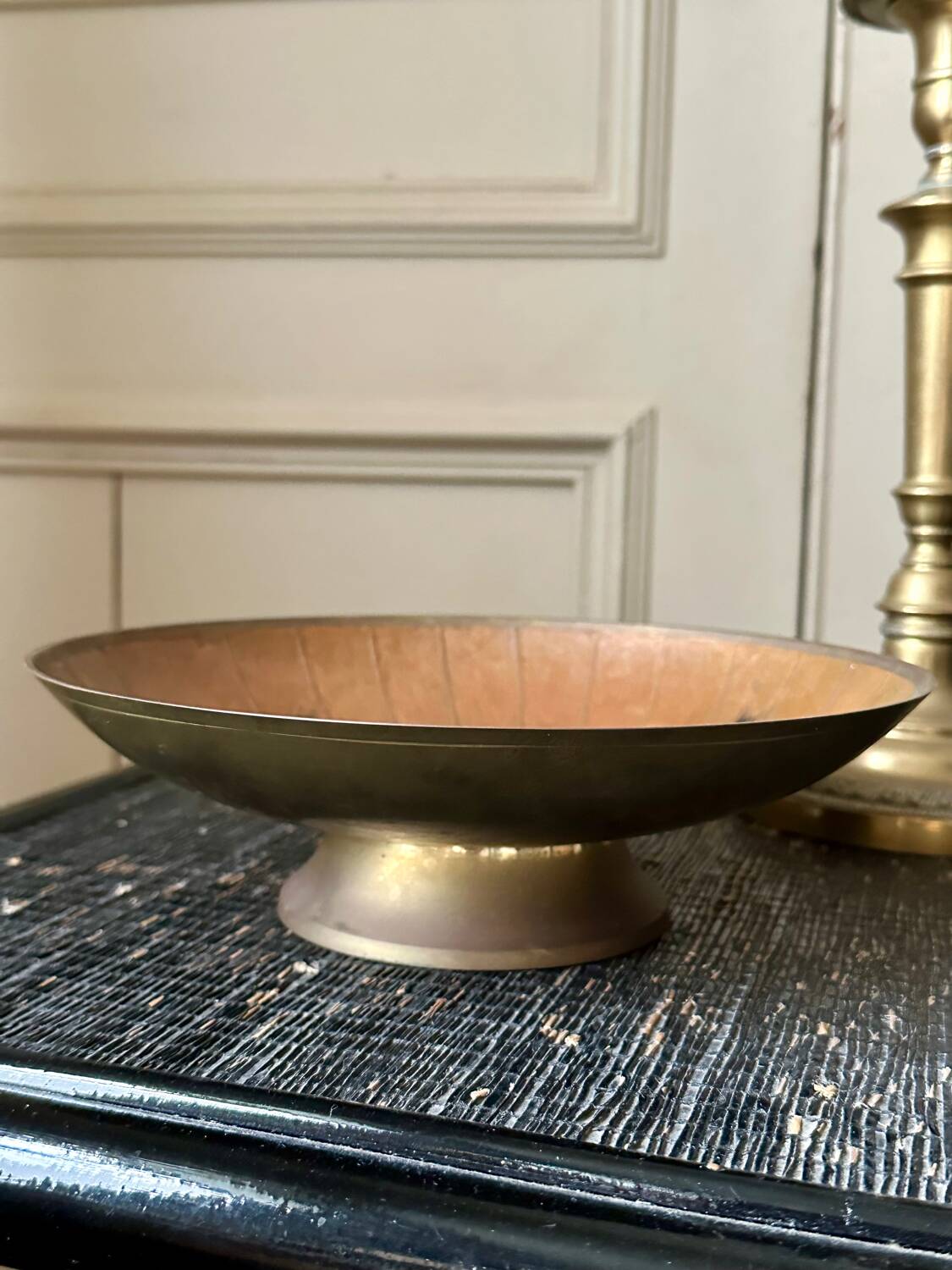 Enameled brass pocket emptier