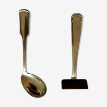 Silver metal baby cutlery (scraper and spoon)