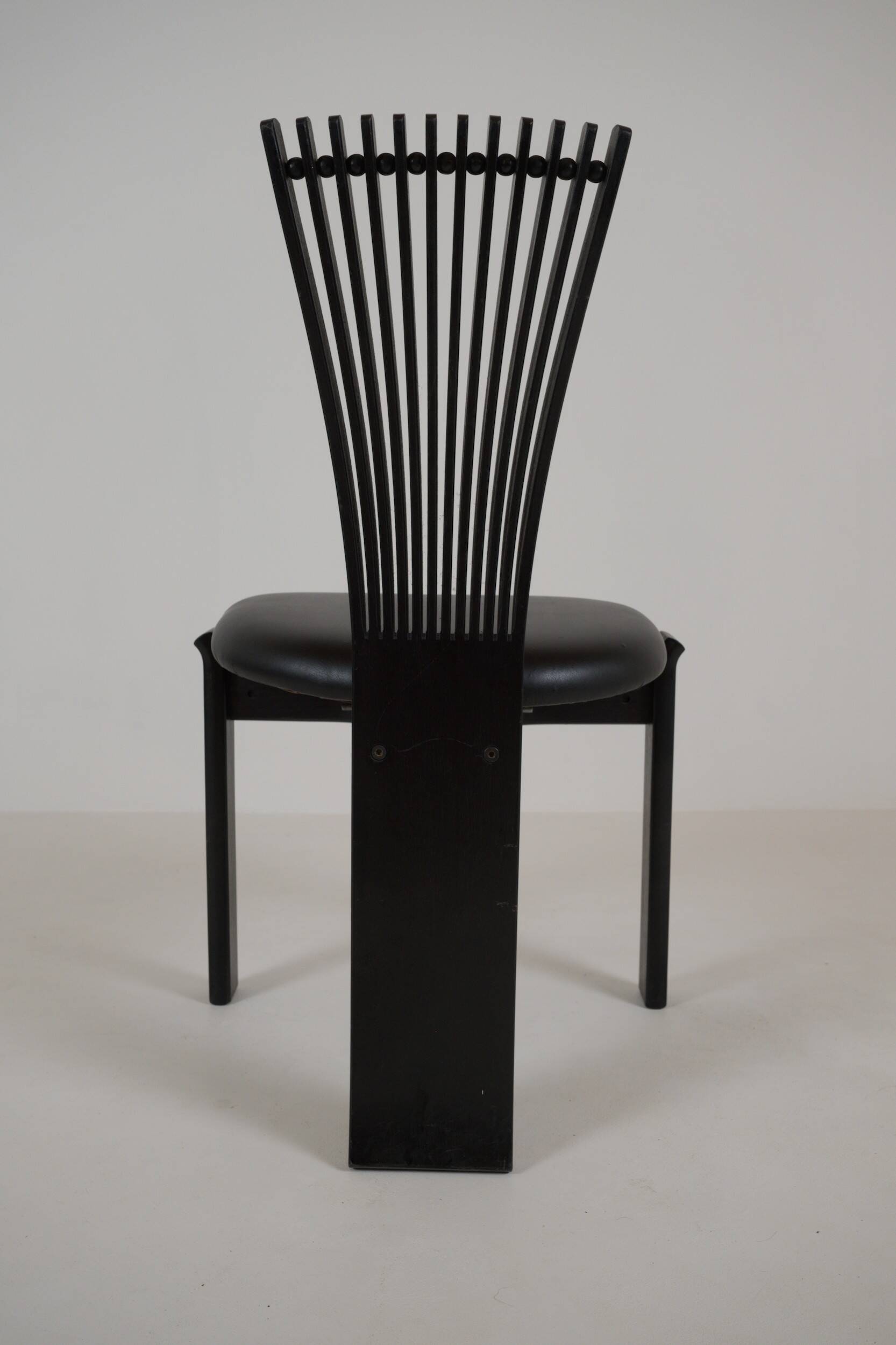 Set of 4 dining chairs "Totem" by Torstein Nilsen