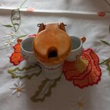 Salt and pepper shaker