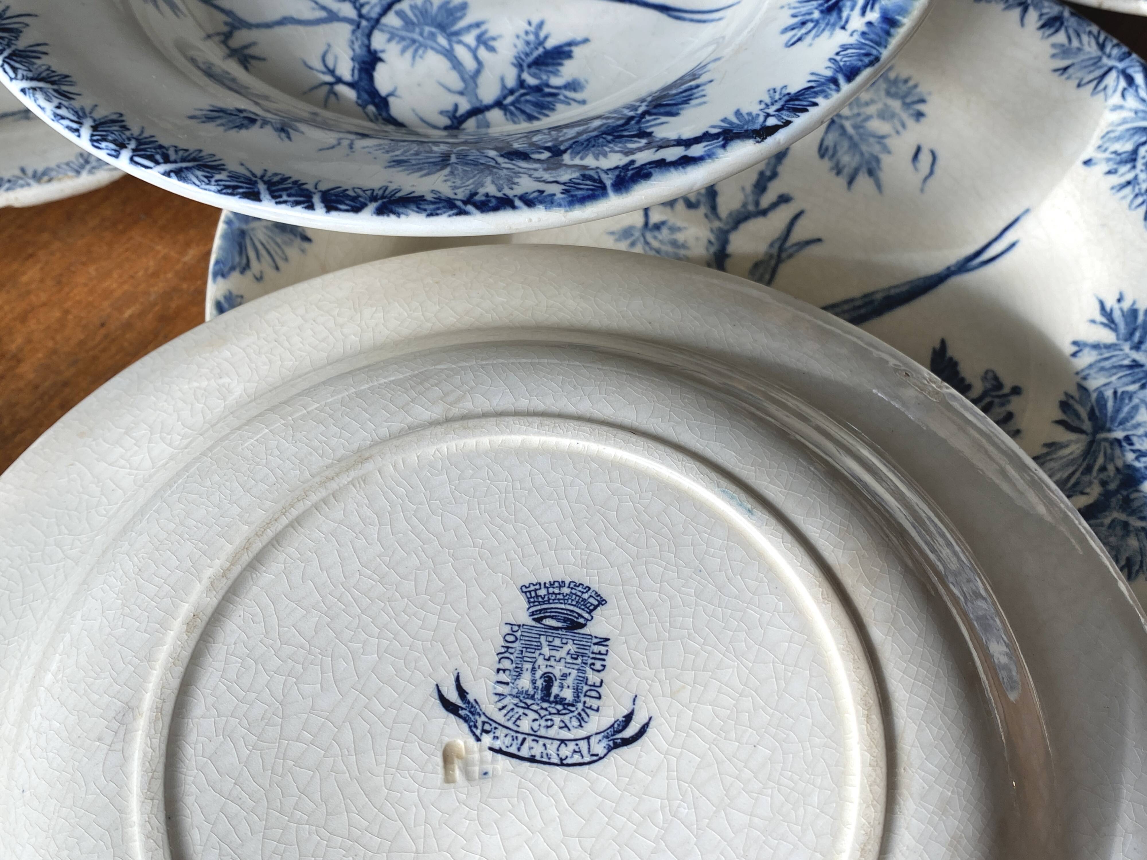 Set of 10 Gien Terre de Fer earthenware soup plates, Bird pattern, Proven