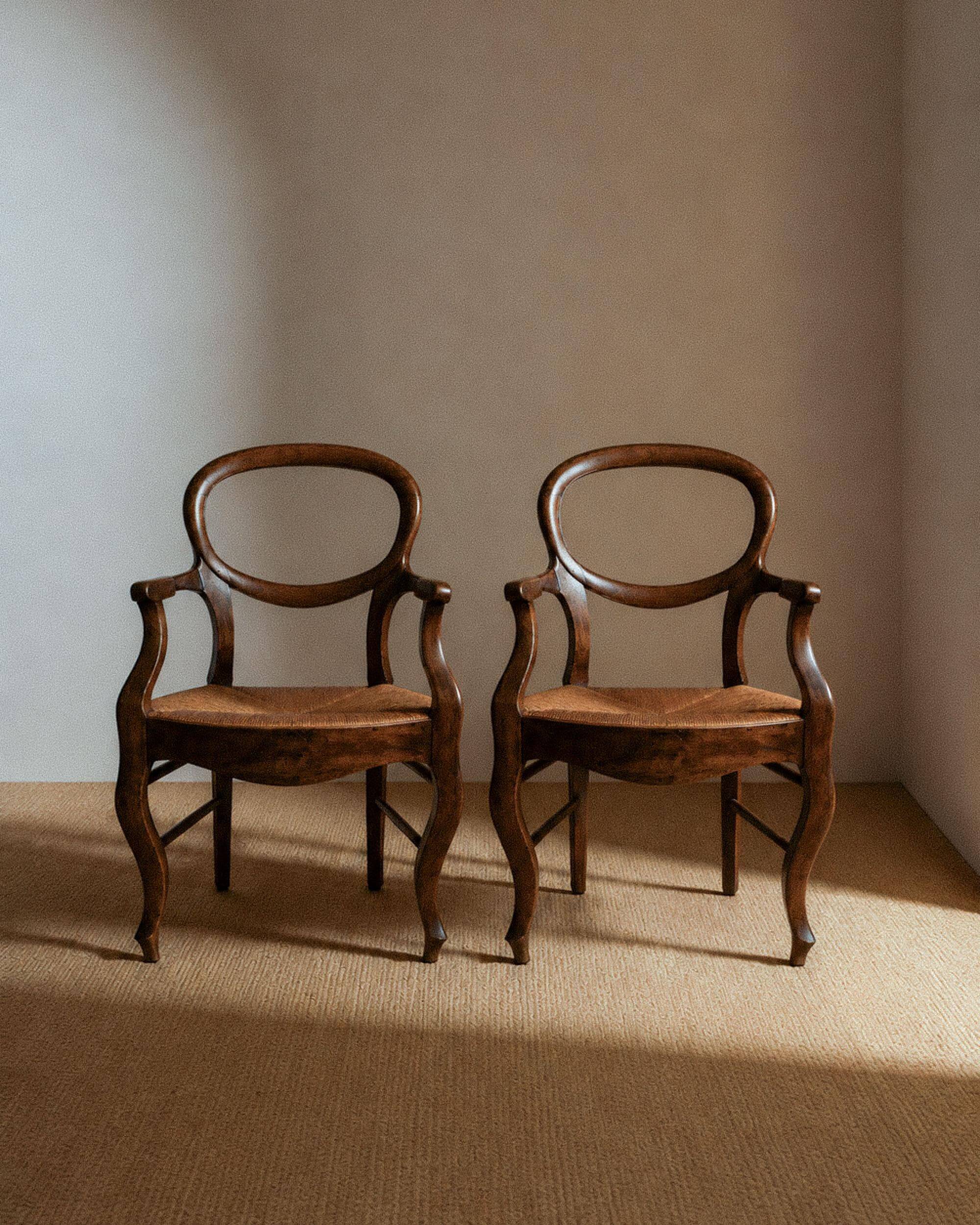 Vintage set of 2 Louis-Philippe armchairs from the 19th century, cherry wood chairs, hand-woven straw seats, antique Italian seat, elegant gift.