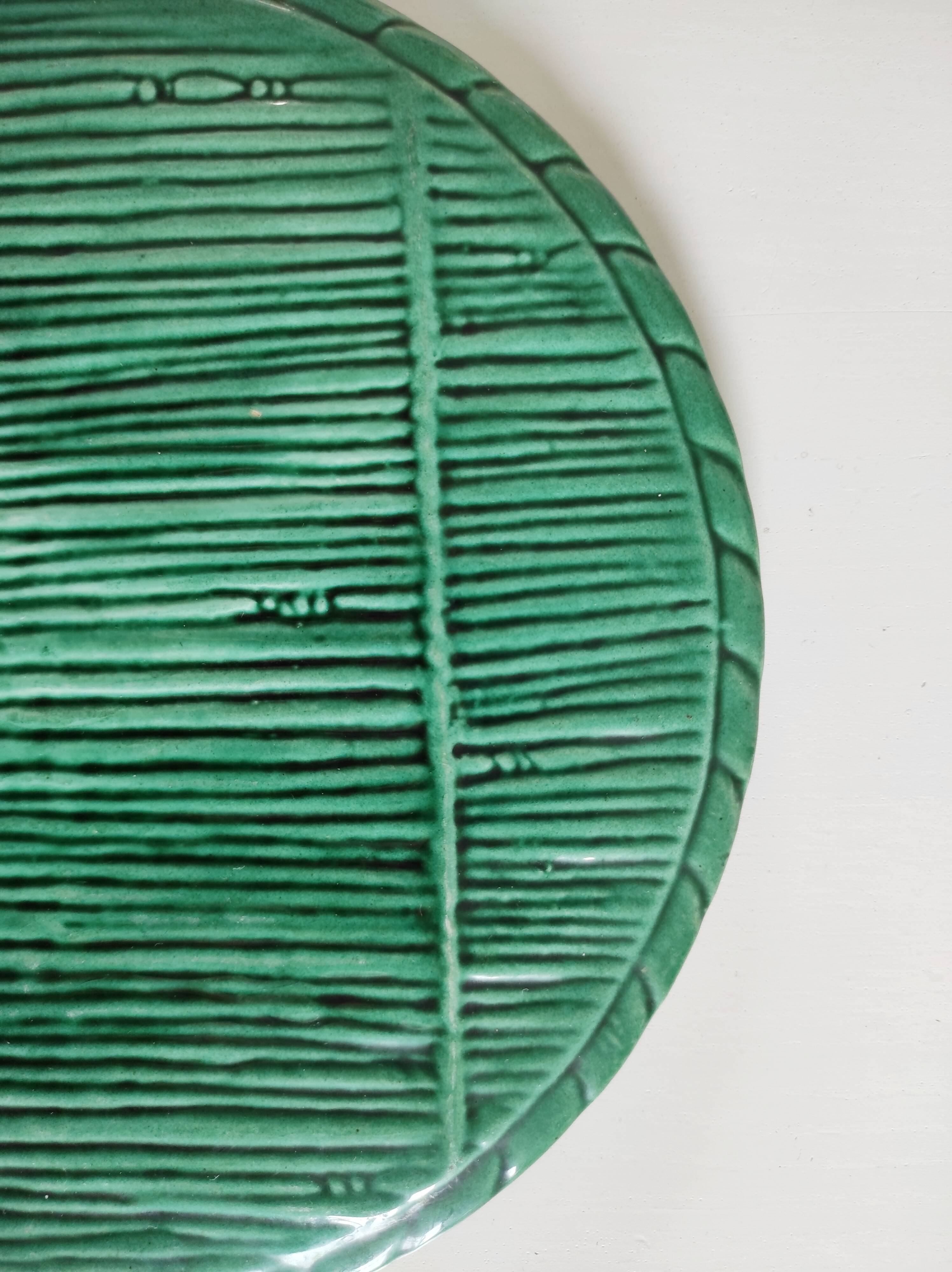 Green ceramic straw effect trivet